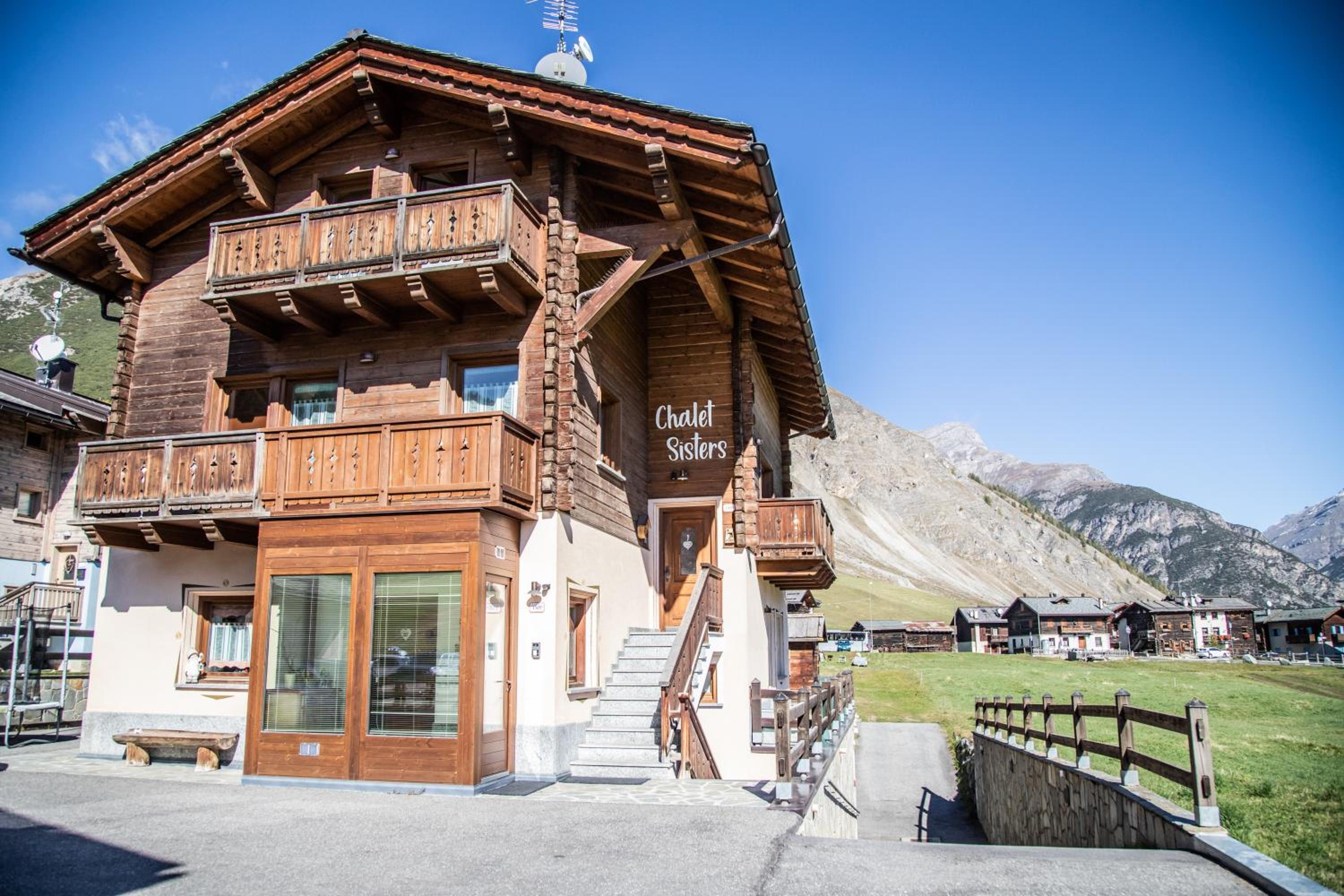 Chalet Sisters