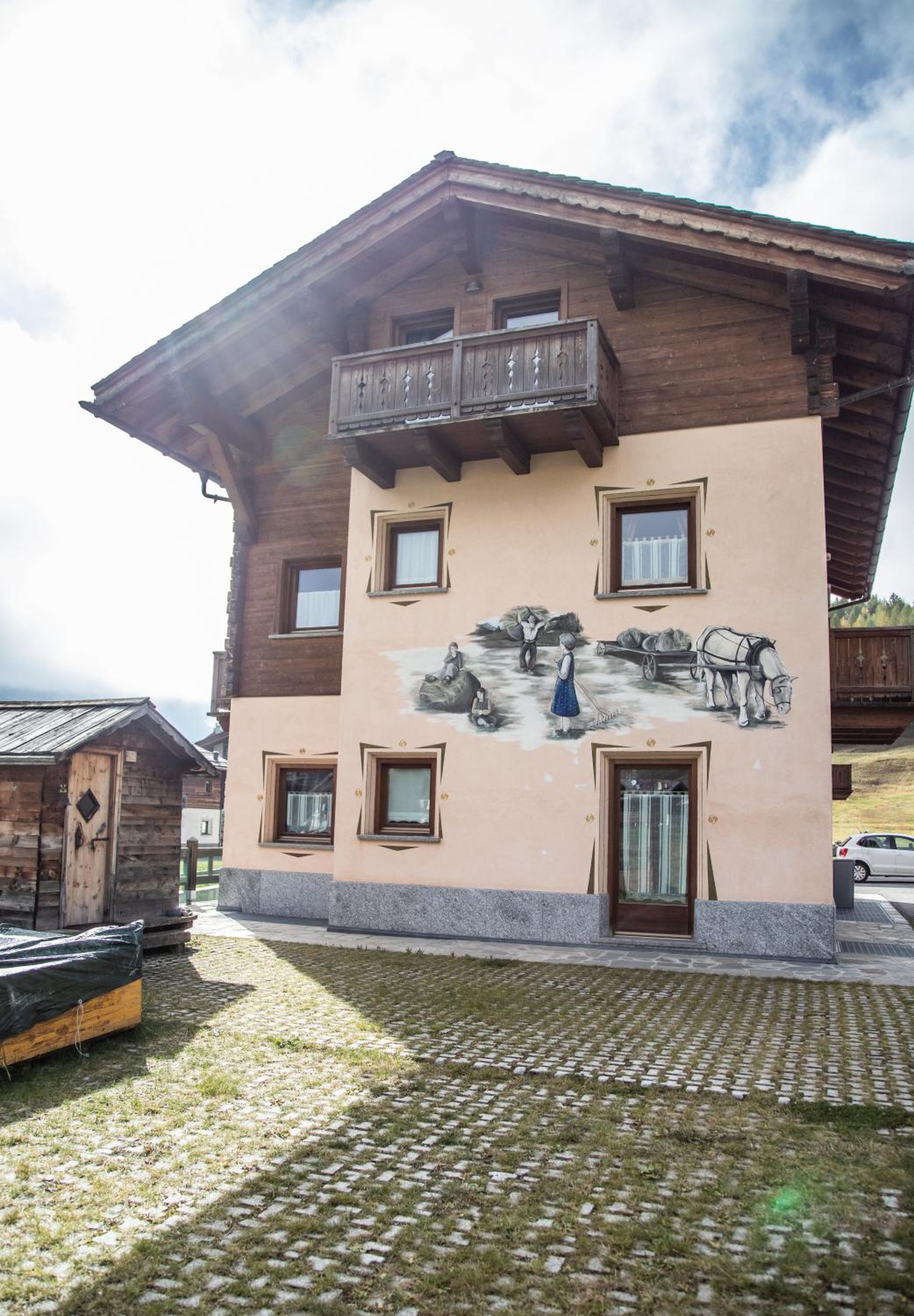 Chalet Sisters