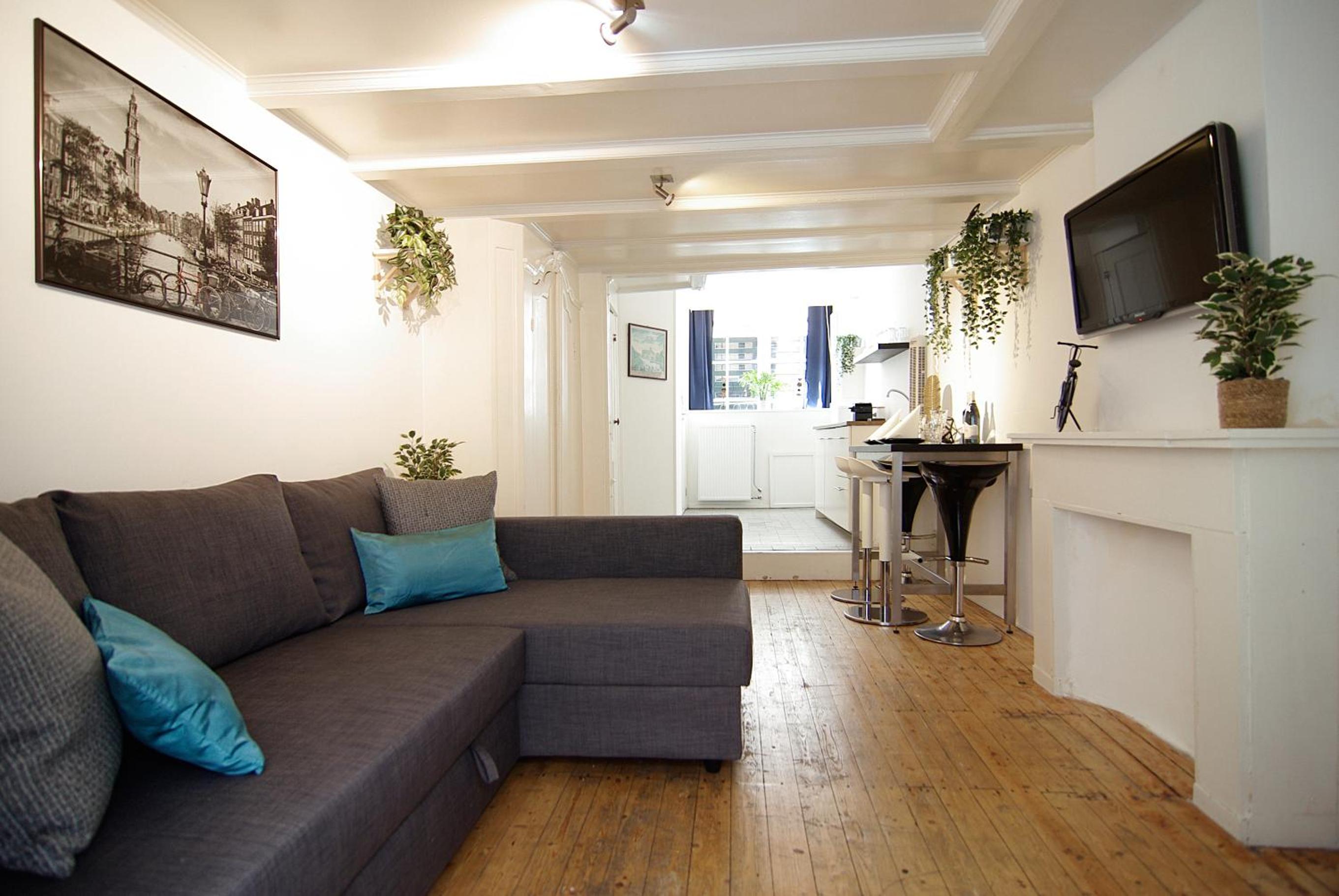 Cosy apartment right in the city center with AIRCO!