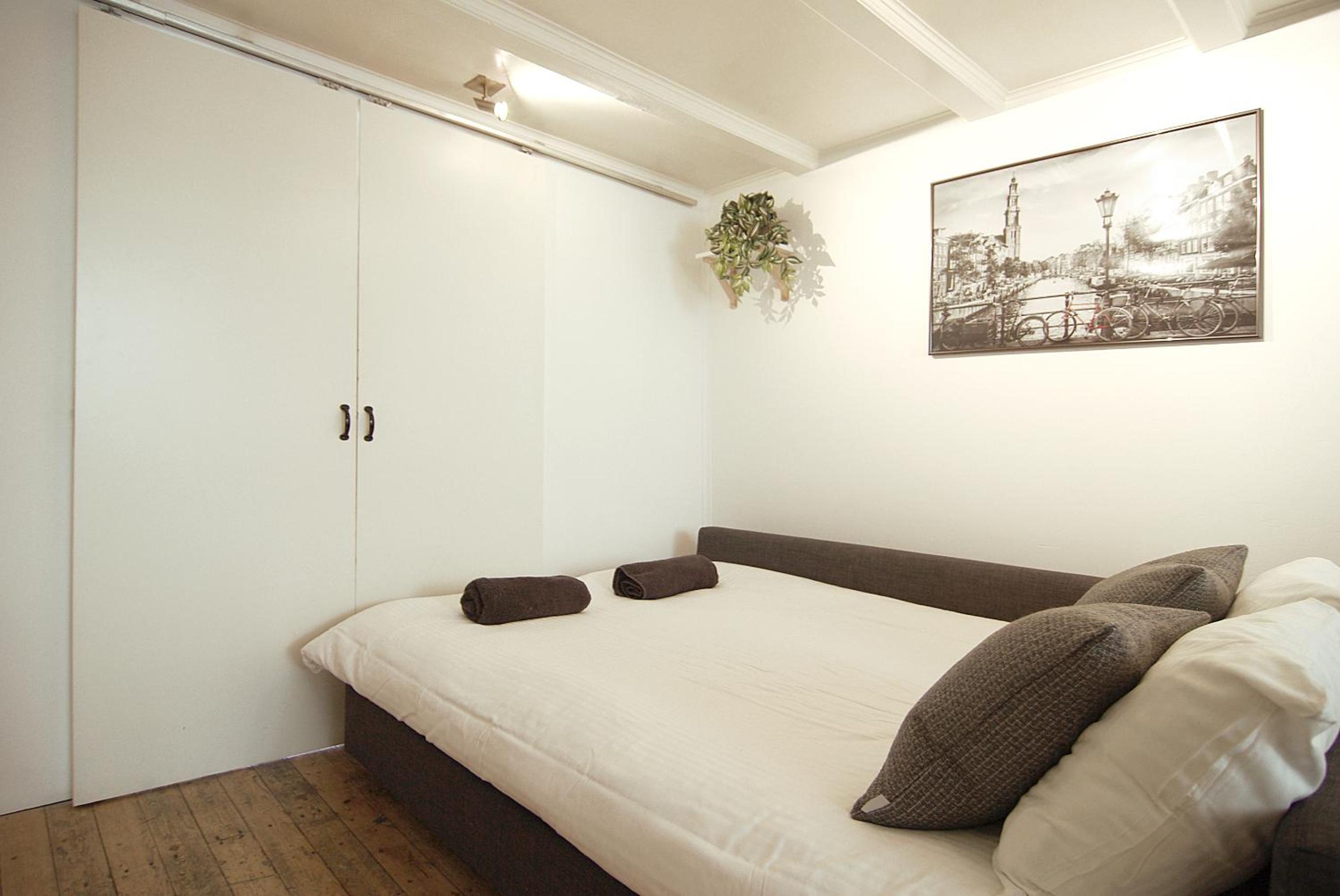 Cosy apartment right in the city center with AIRCO!