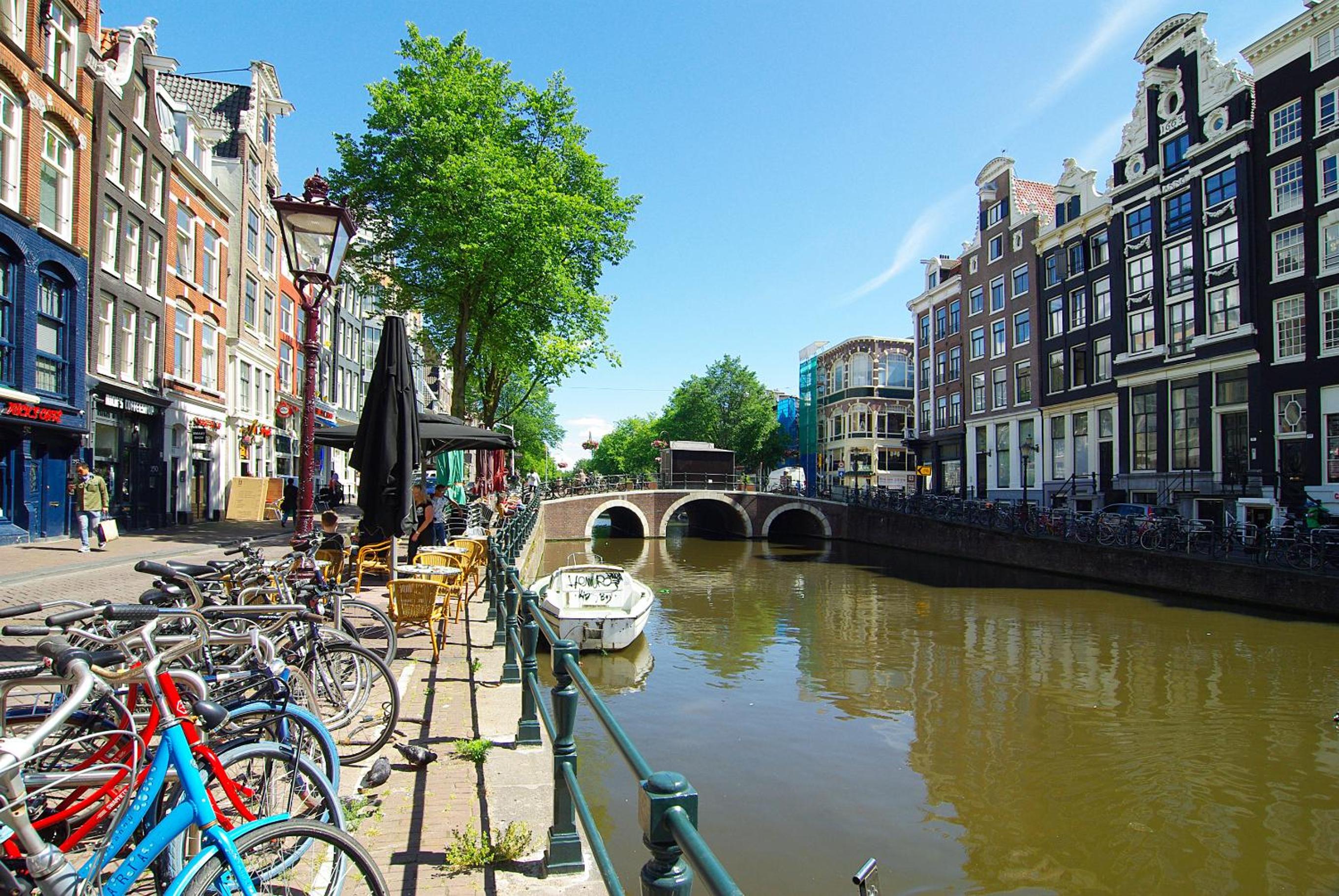 Cosy apartment right in the city center with AIRCO!