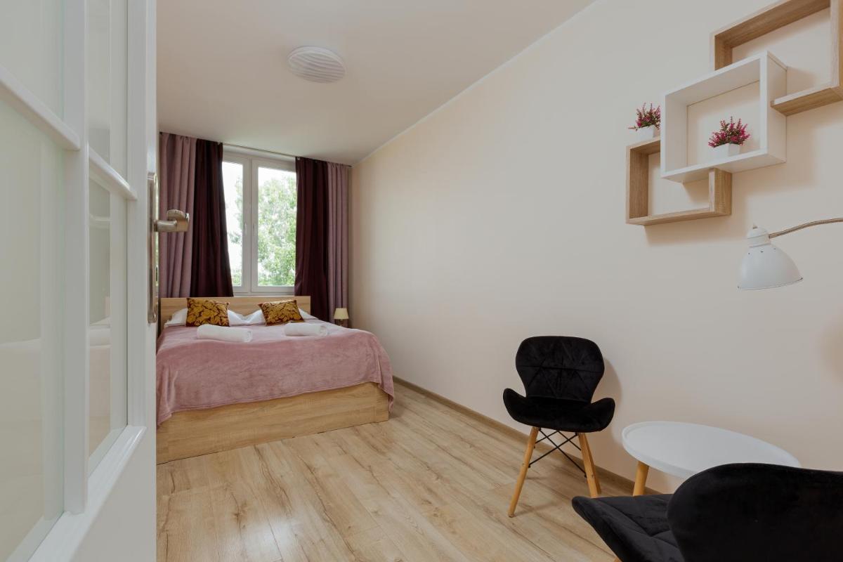 Royal Park Apartments Warsaw Sielecka by Renters view 4