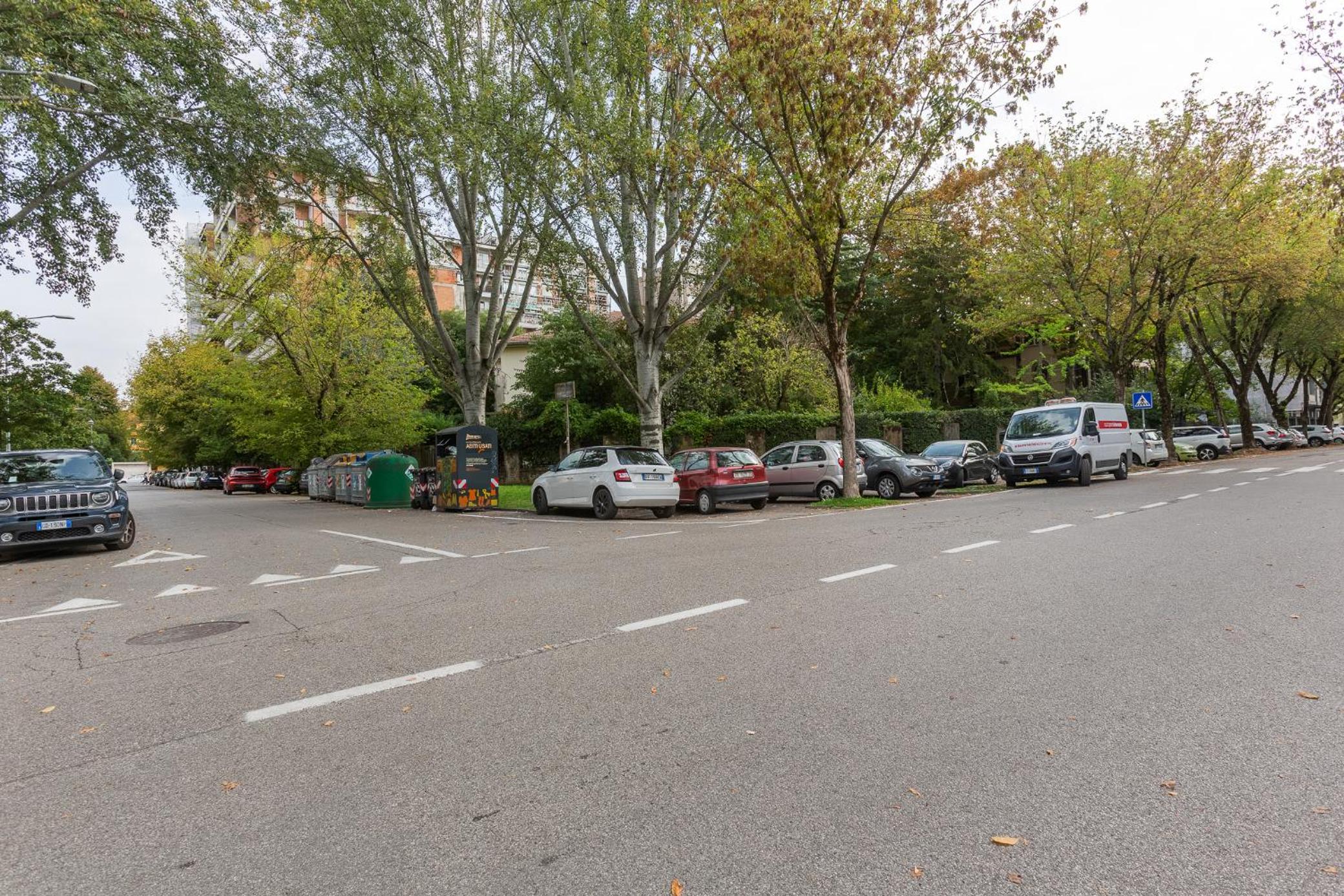 GuestHost - Ferrara a 5 min dalla Stazione Apartment x5 view 2