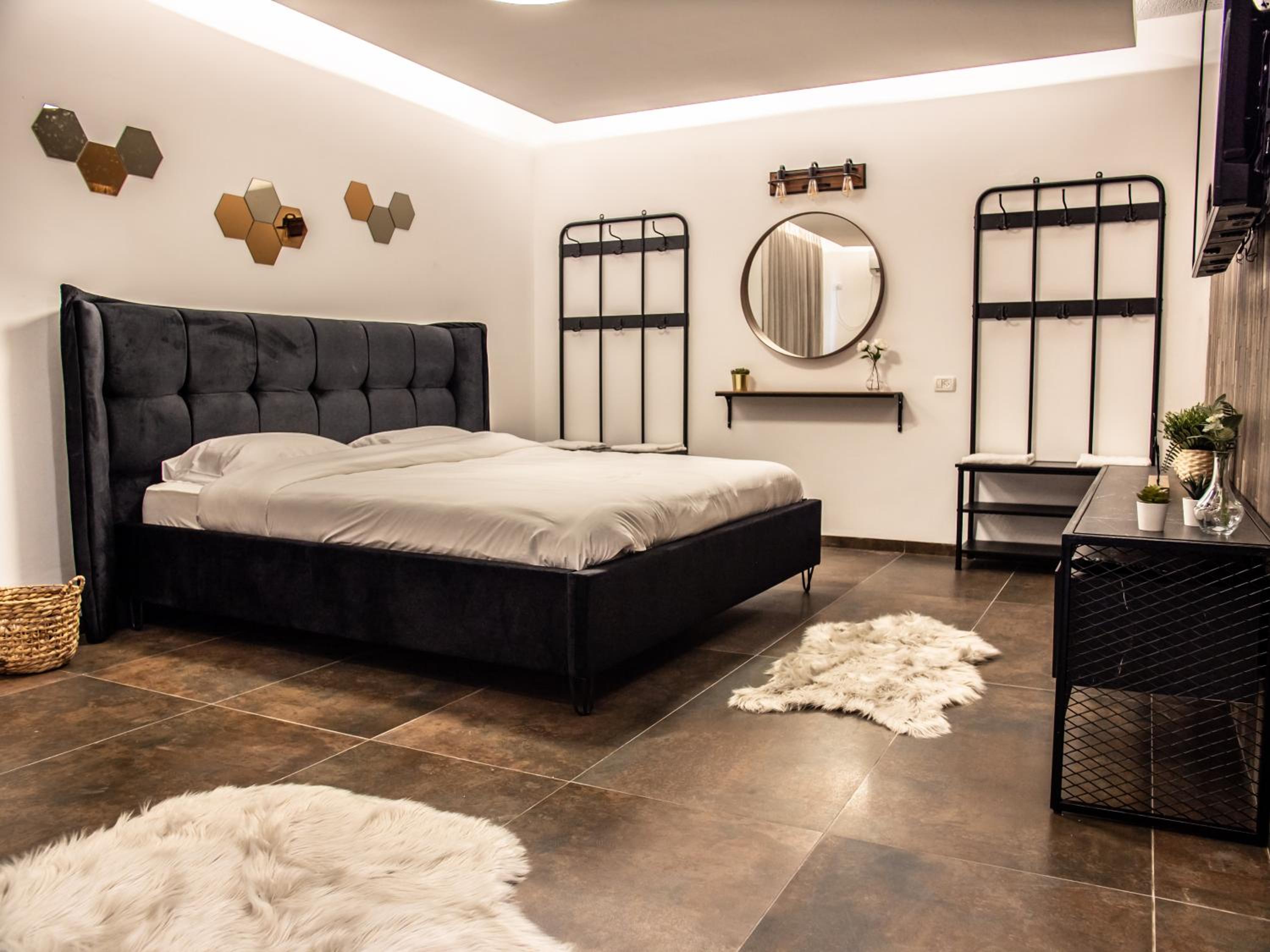 Suites of Happiness in the Golan
