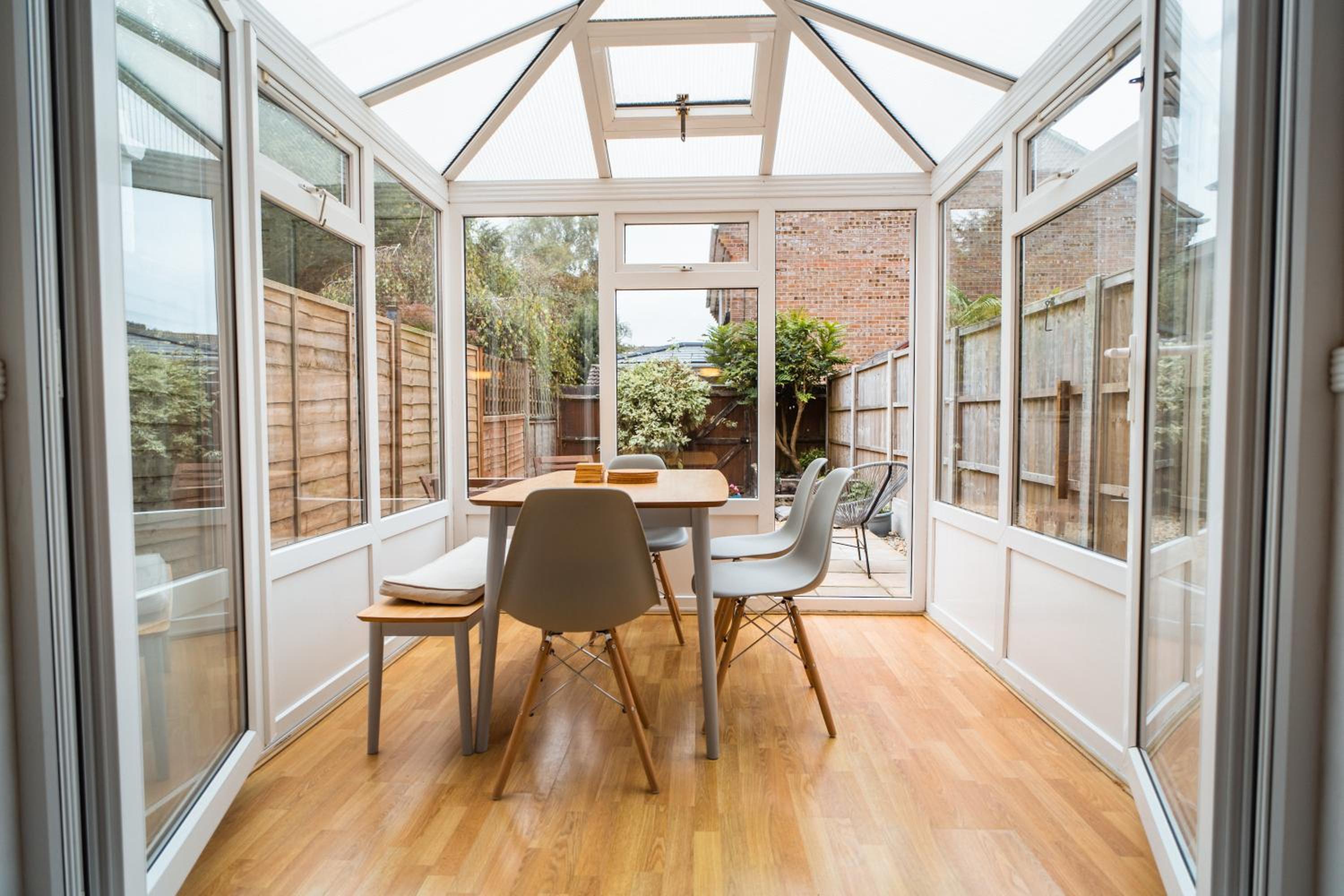Beautiful Town House with Private Garden and Patio view 3