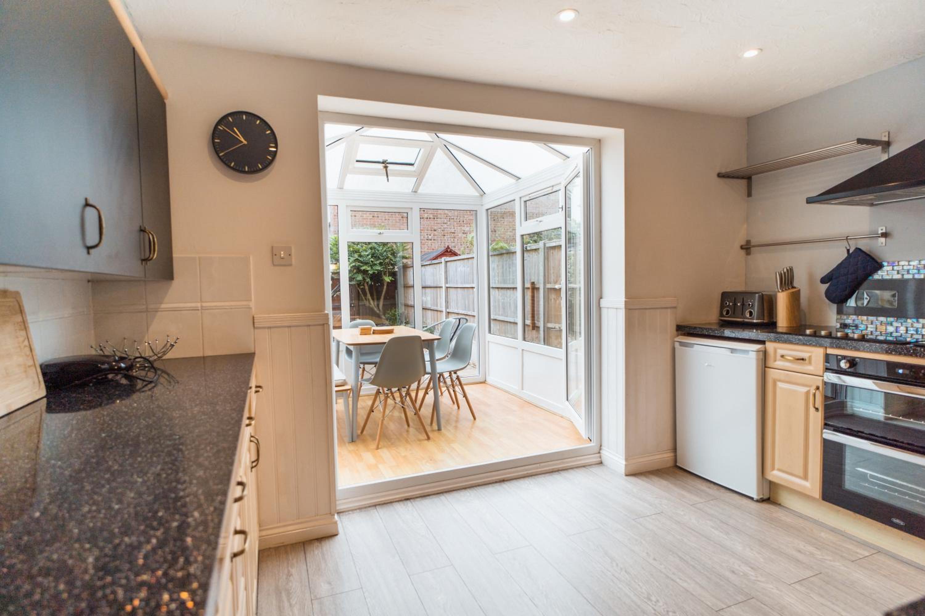 Beautiful Town House with Private Garden and Patio view 2