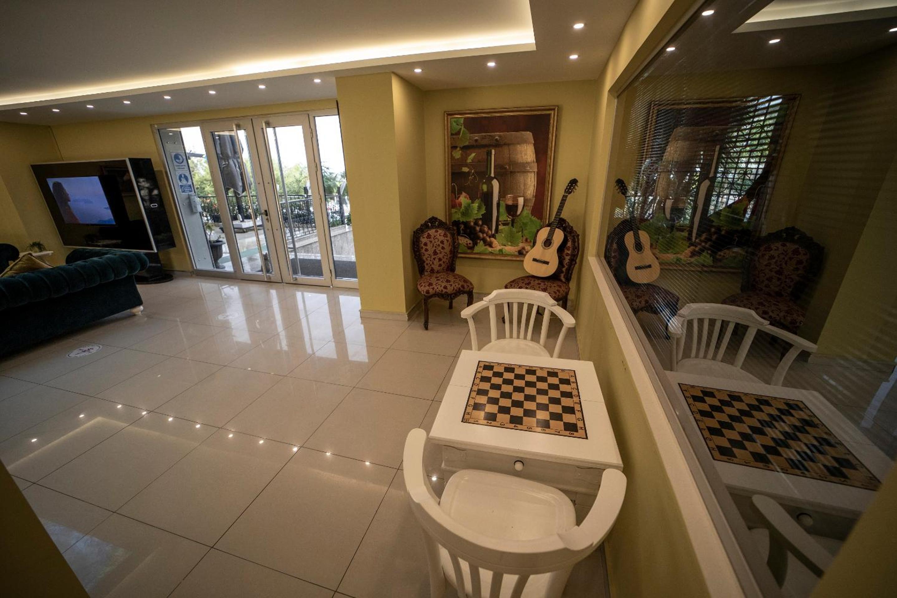 Silver Tower Residence - Image 66