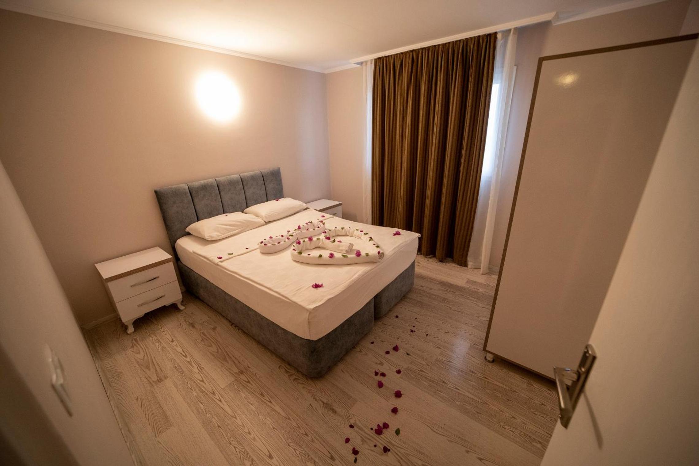 Silver Tower Residence - Image 74