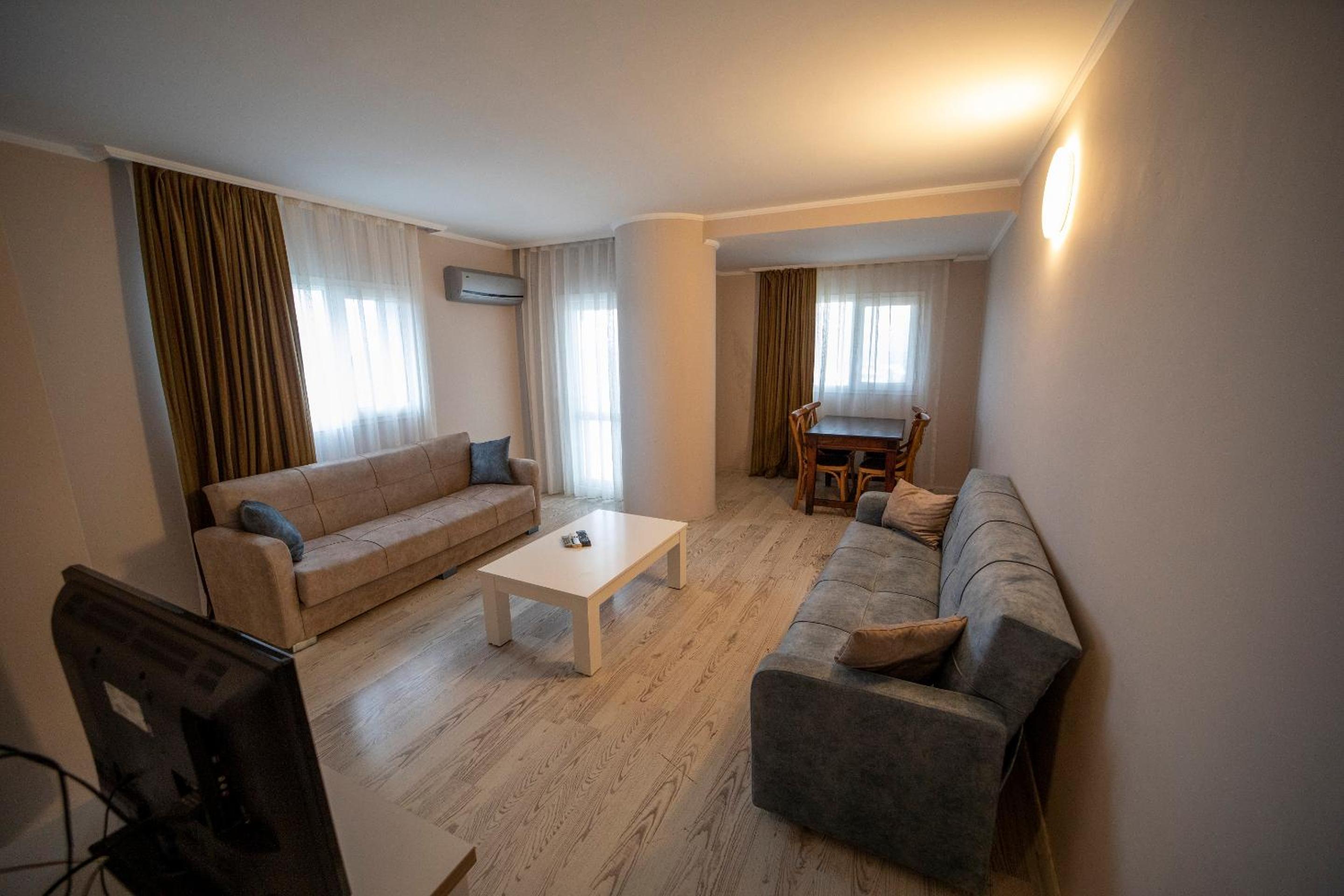 Silver Tower Residence - Image 75