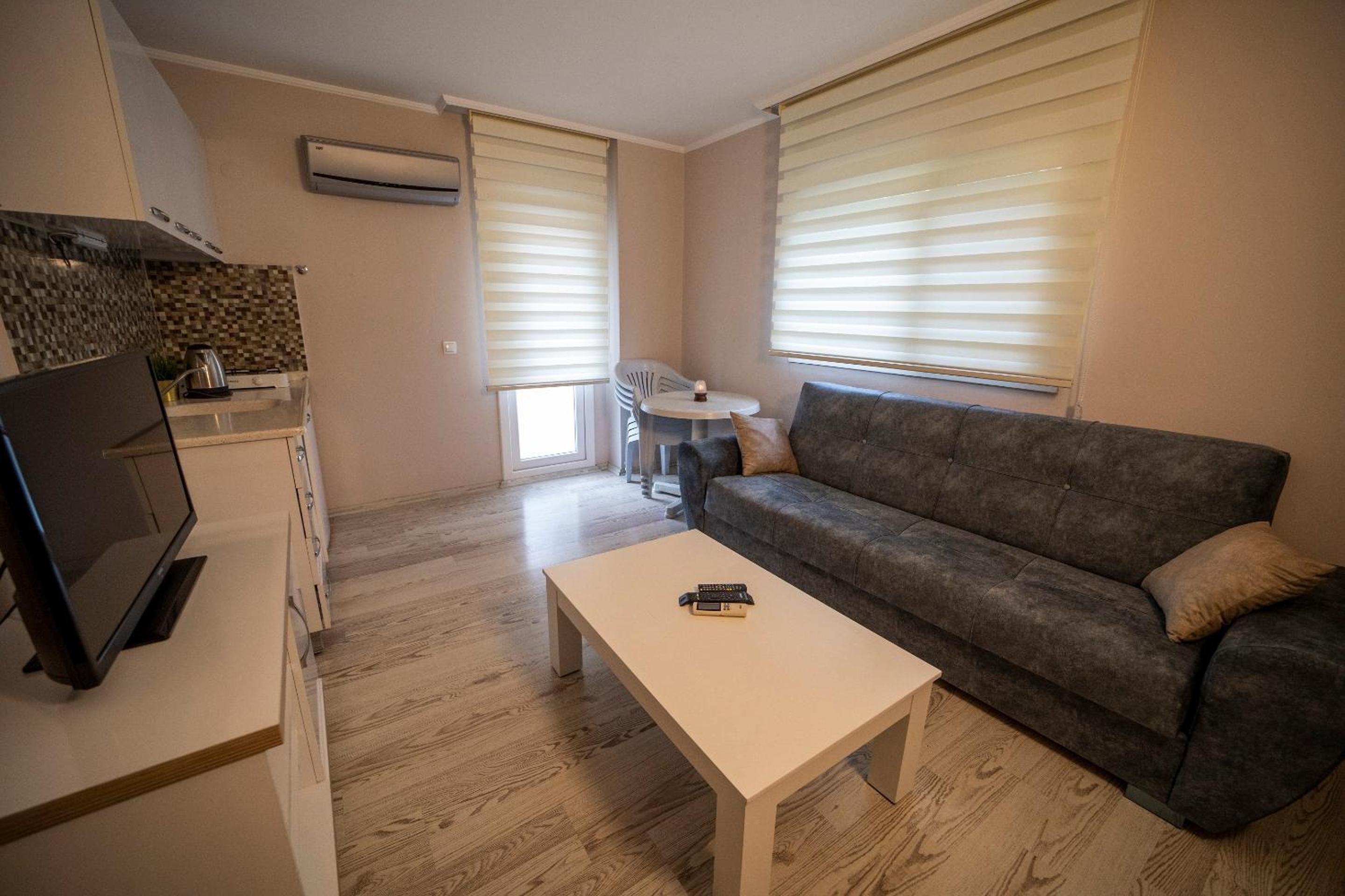 Silver Tower Residence - Image 10