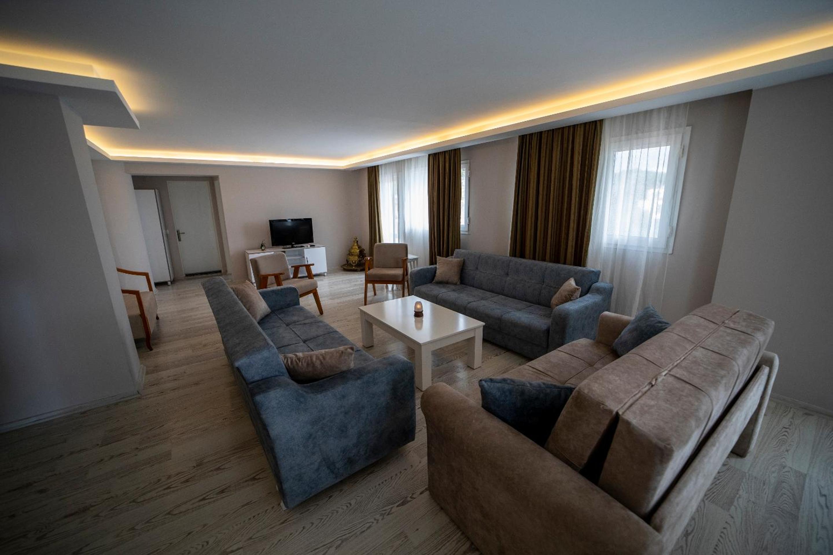 Silver Tower Residence - Image 13