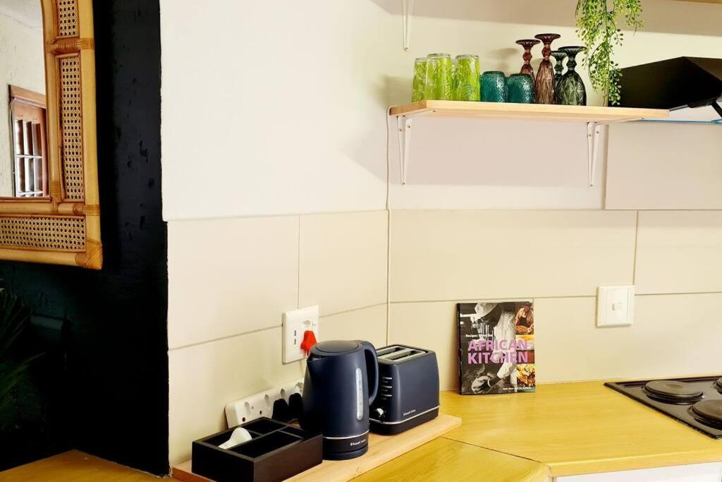 Kami kuKakho: Stunning, secure 2 bed apartment in Bryanston, Sandton