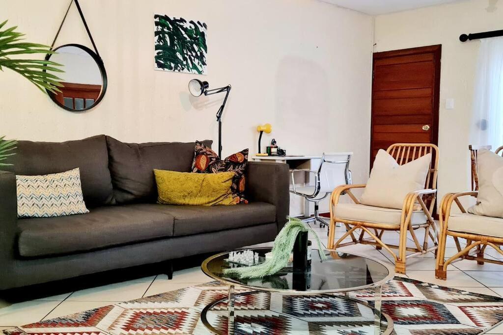 Kami kuKakho: Stunning, secure 2 bed apartment in Bryanston, Sandton
