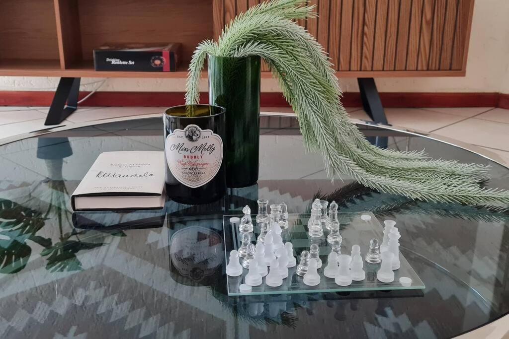 Kami kuKakho: Stunning, secure 2 bed apartment in Bryanston, Sandton