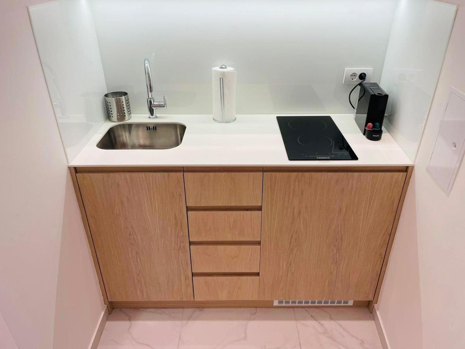ZEUS DESIGN Compact City Aparmtent