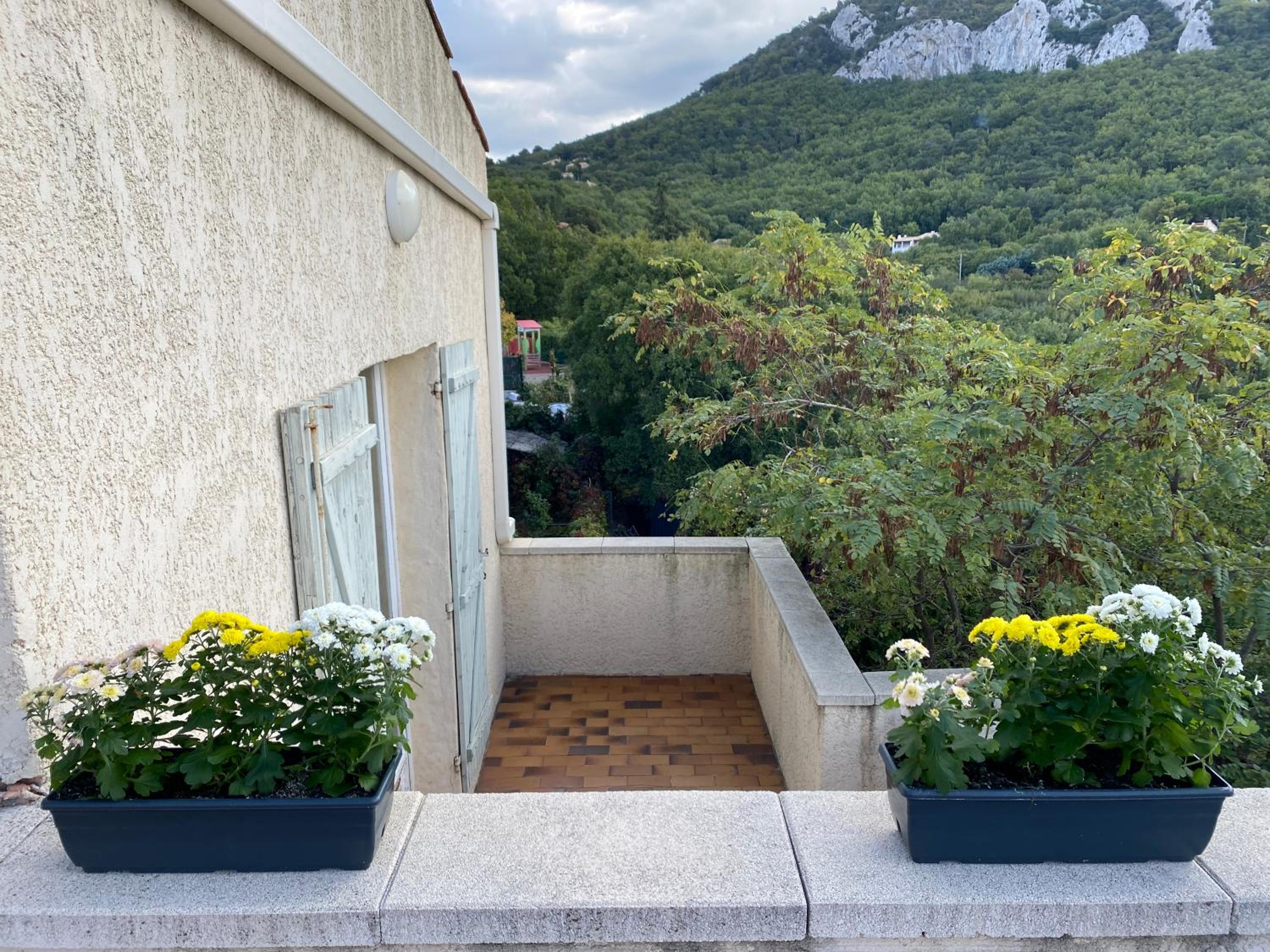 balcony