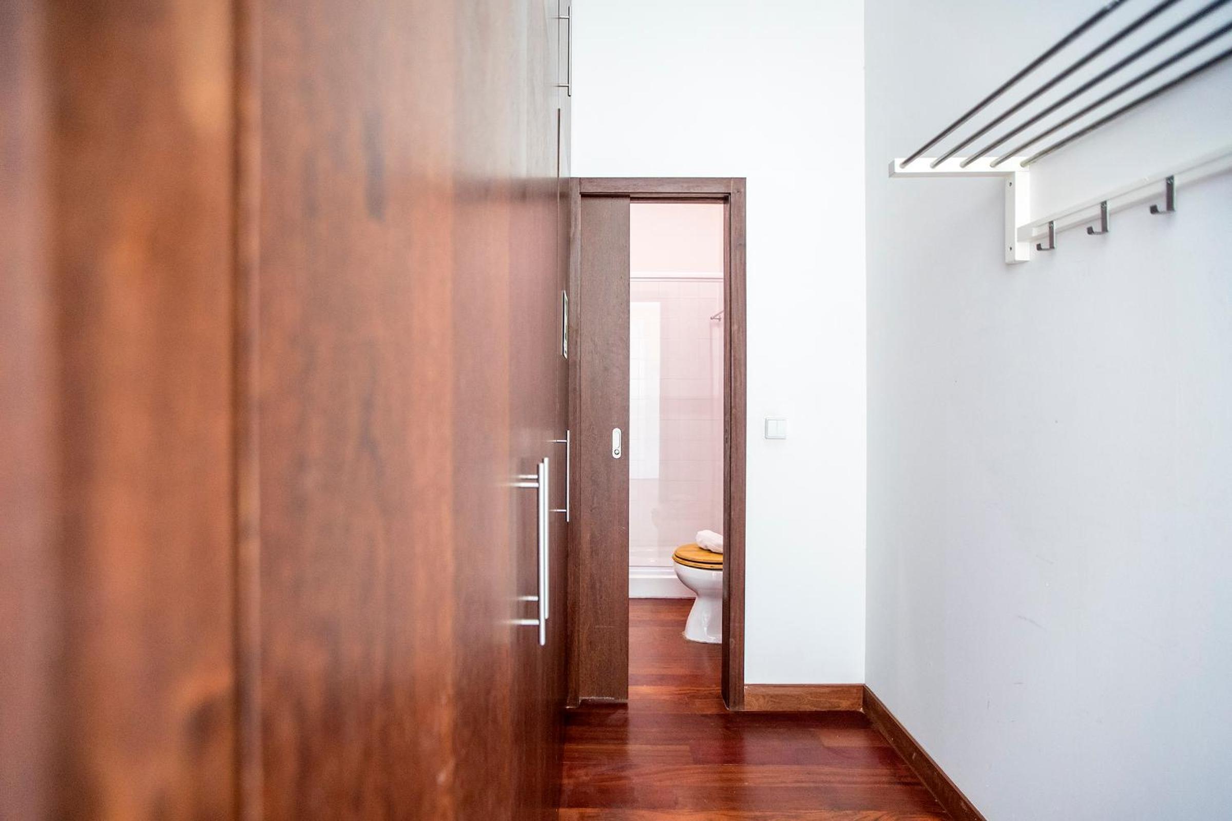 Bonjardim Studio w/ Balcony by LovelyStay view 2