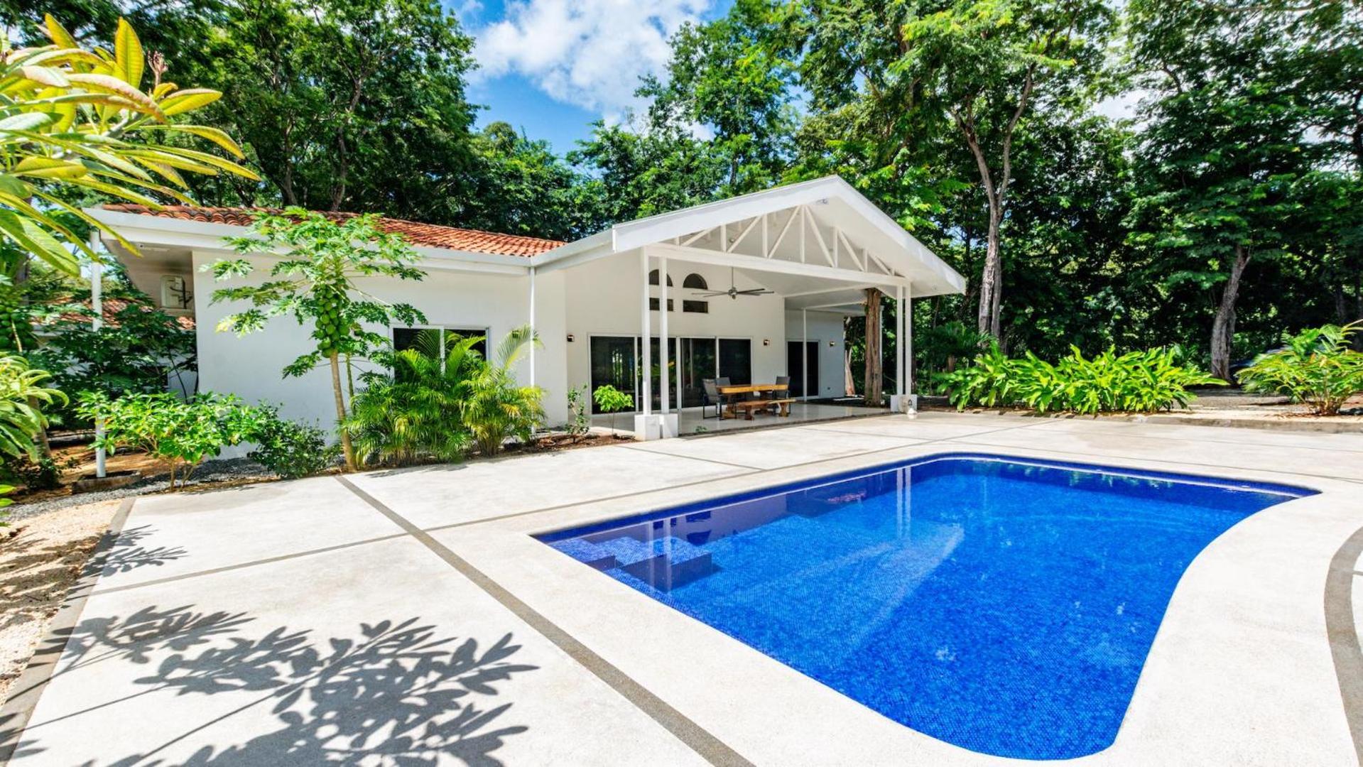 Modern Home and Guesthouse in a Peaceful Gated Community with a Private Swimming Pool