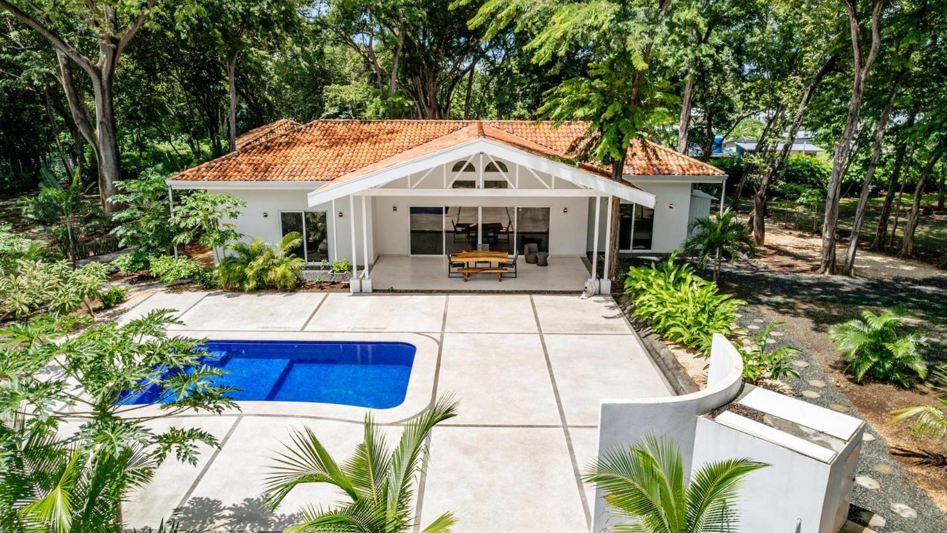 Modern Home and Guesthouse in a Peaceful Gated Community with a Private Swimming Pool