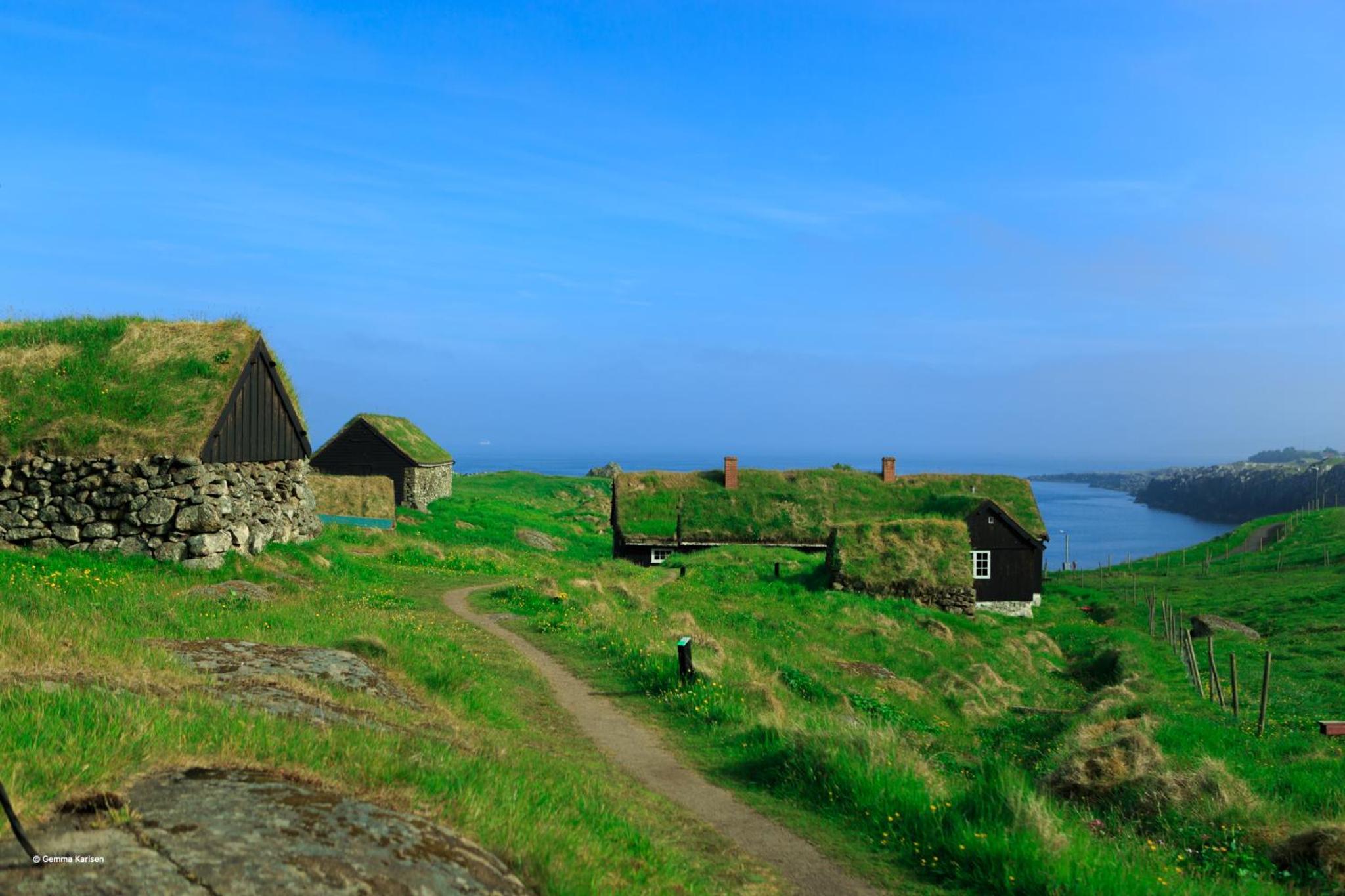 FaroeGuide seaview villa and apartment