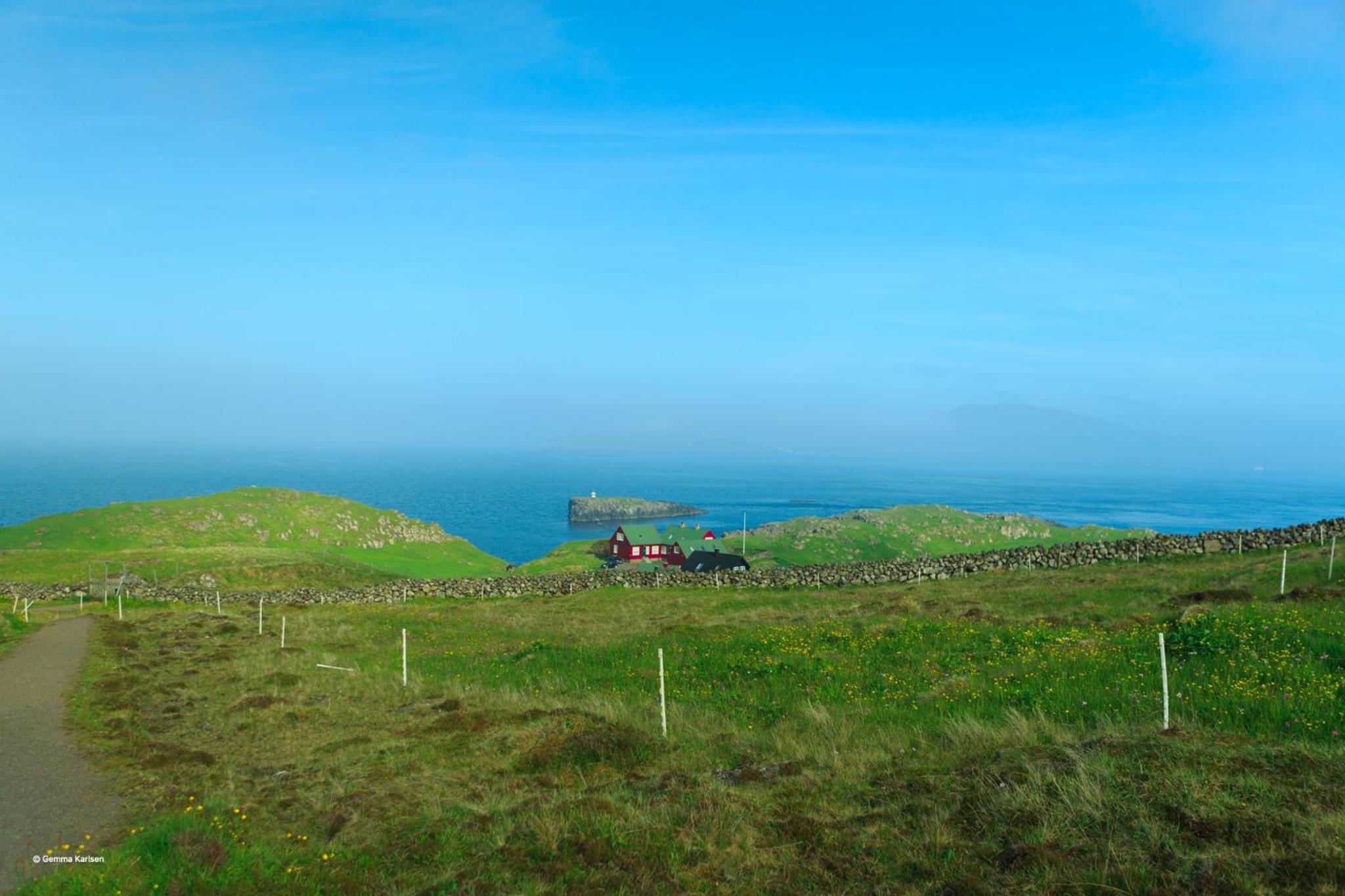 FaroeGuide seaview villa and apartment