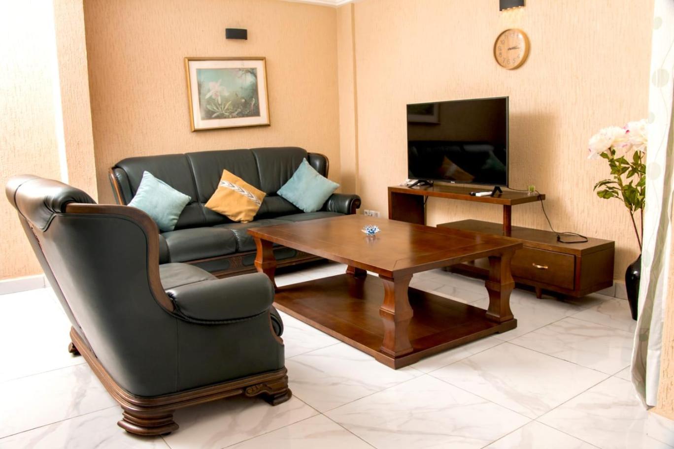 Residence Le Bonheur - 2 Bed Apartment by Douala Mall/Airport