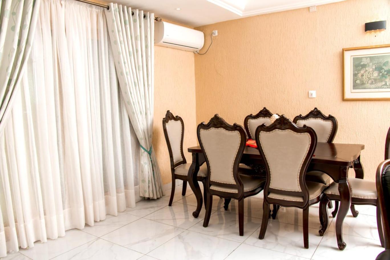 Residence Le Bonheur - 2 Bed Apartment by Douala Mall/Airport