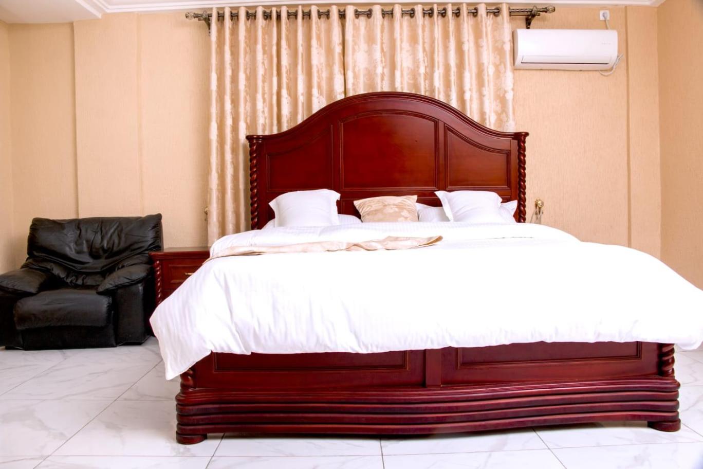 Residence Le Bonheur - 2 Bed Apartment by Douala Mall/Airport