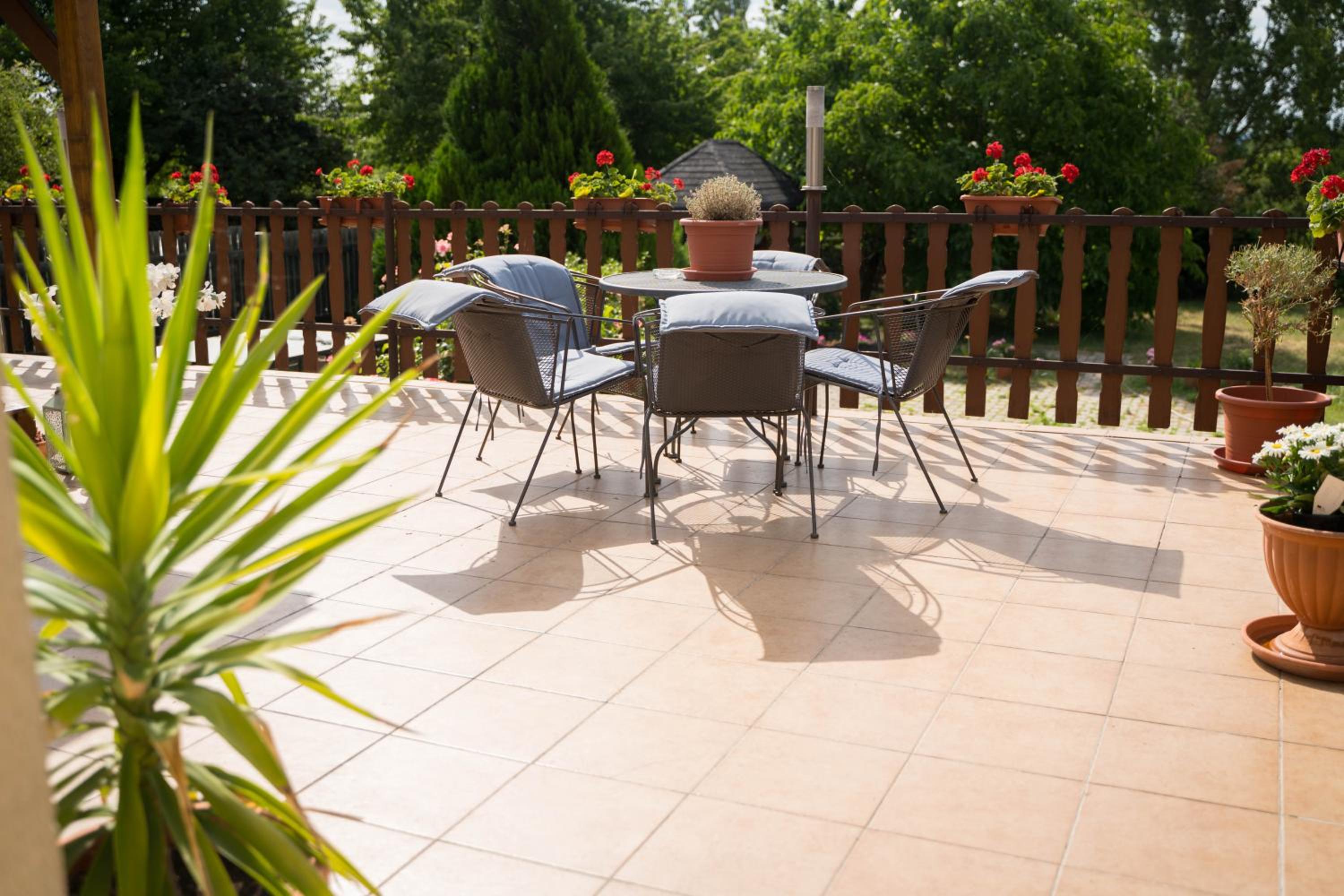 Sunny Garden view 3