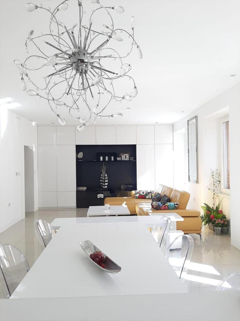 Apartment Lux view 3