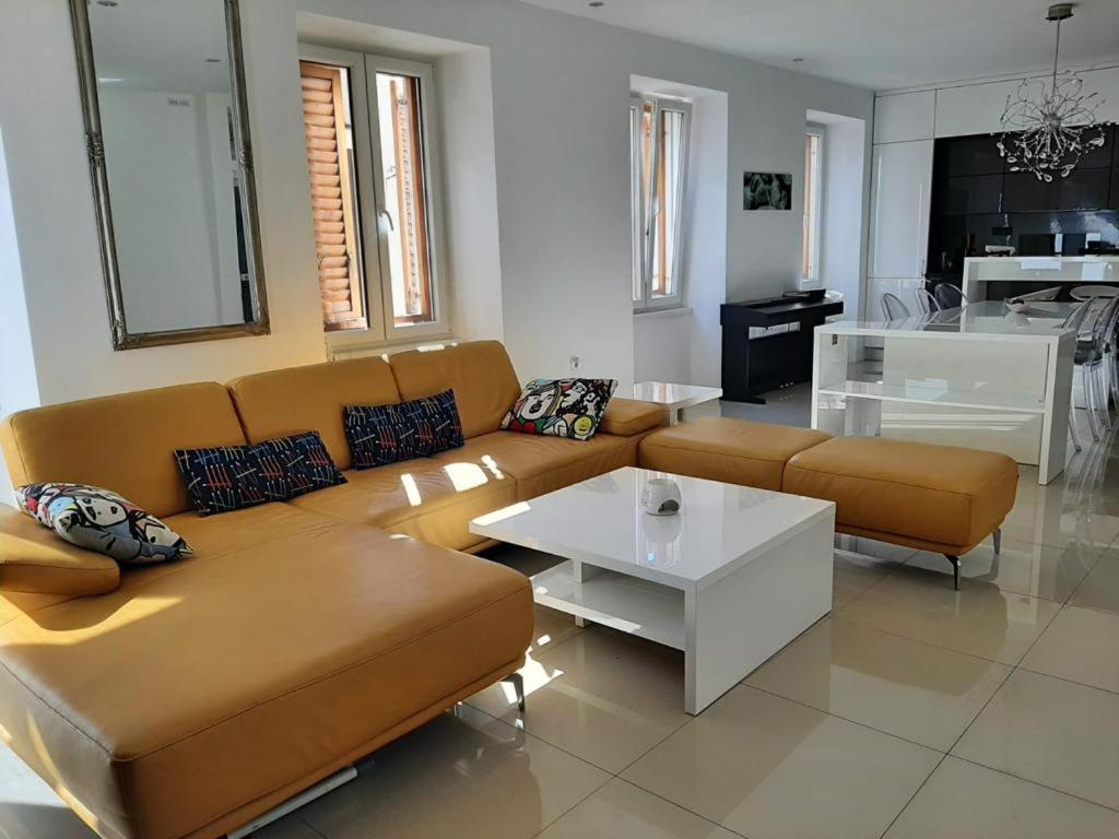 Apartment Lux view 5