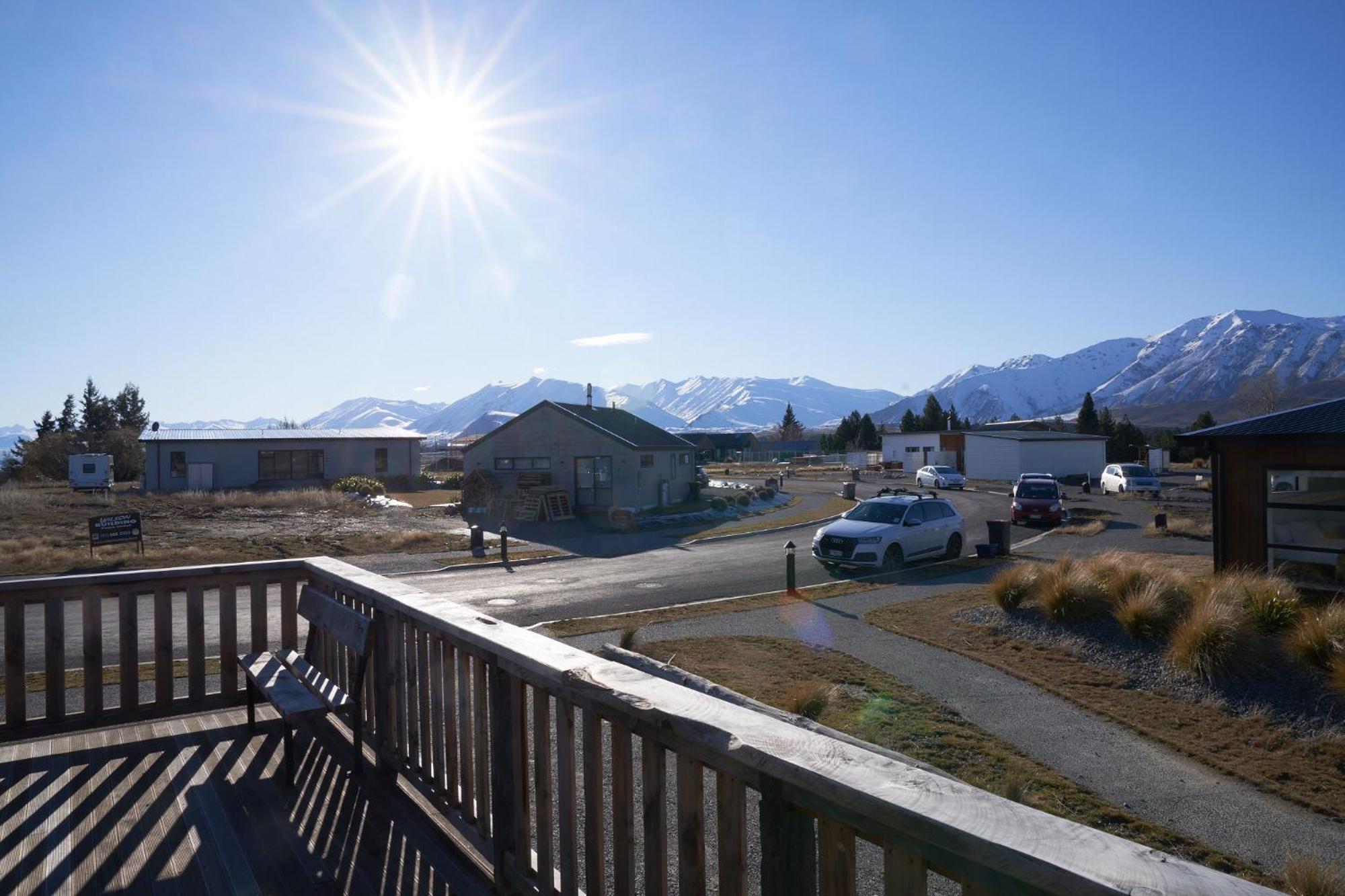 Hazel's House - Lake Tekapo view 2