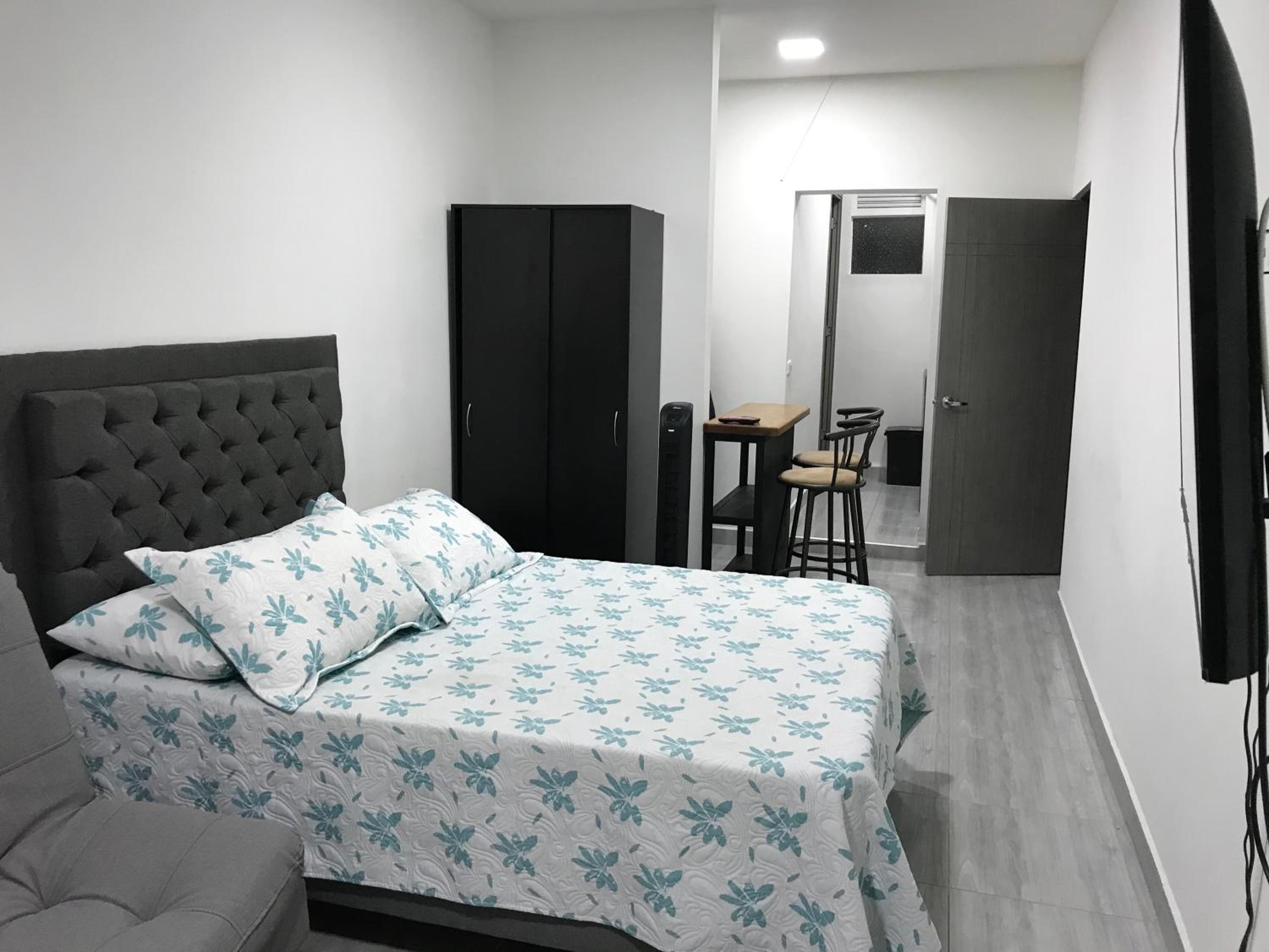 Aparta estudio amoblado Medellin, San joaquin