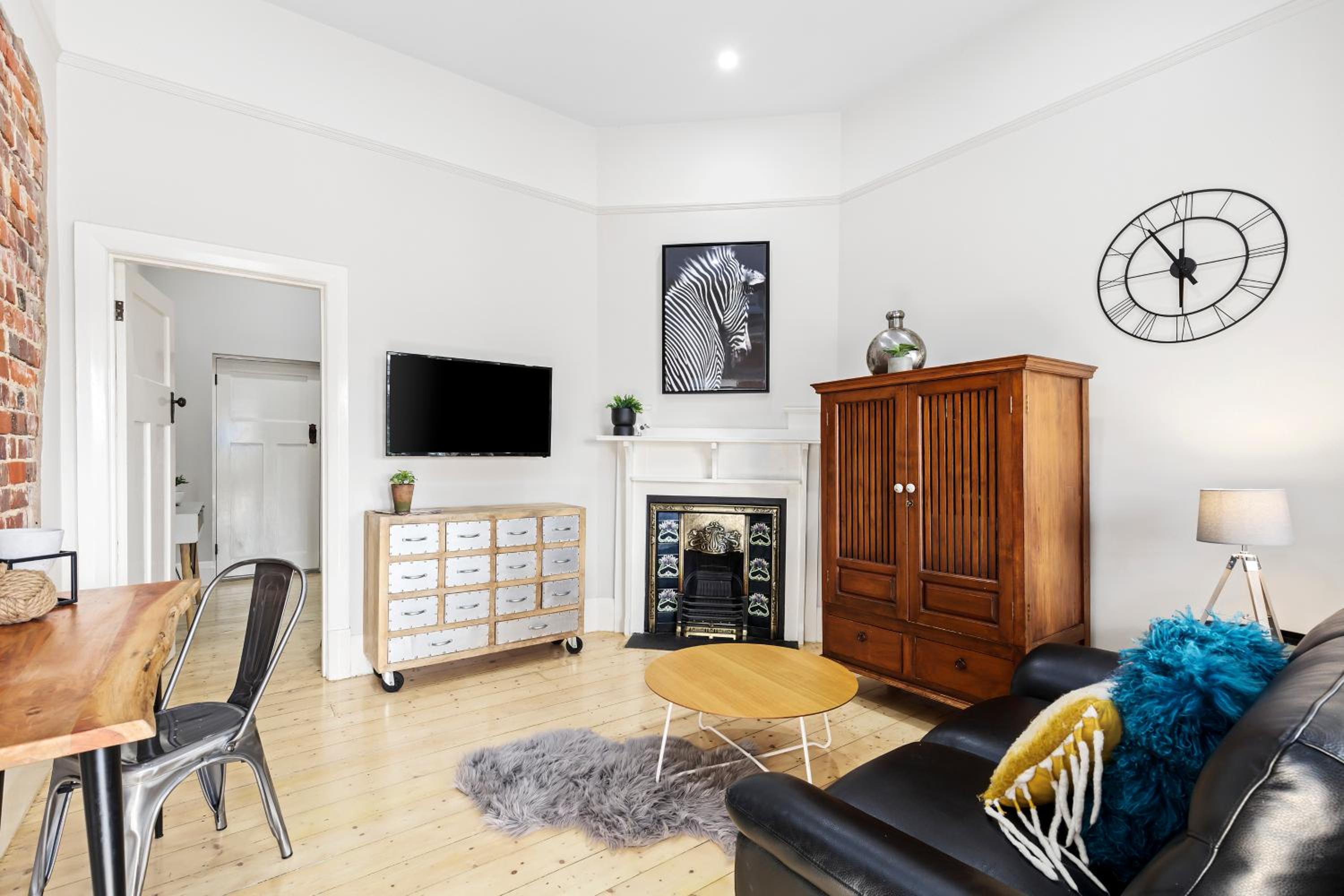 Boutique Heritage Studios On Ryrie street OPPOSITE HOSPITALS Geelong CBD view 3