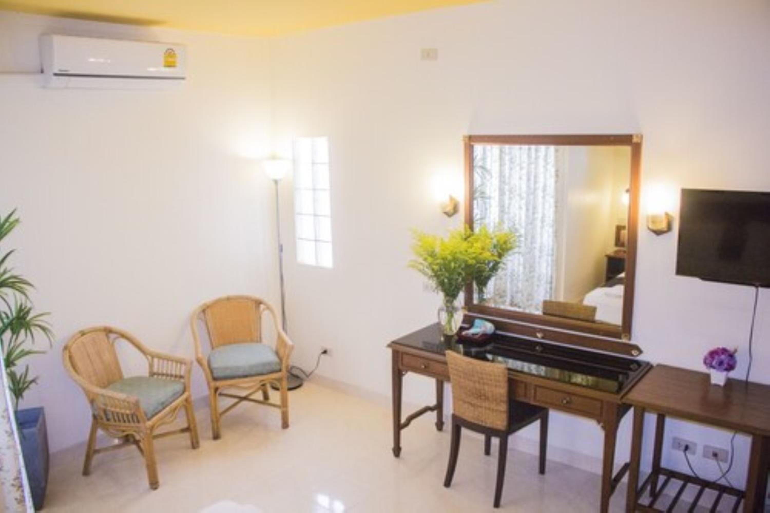 People Place Boutique In Town Hotel - SHA Extra Plus