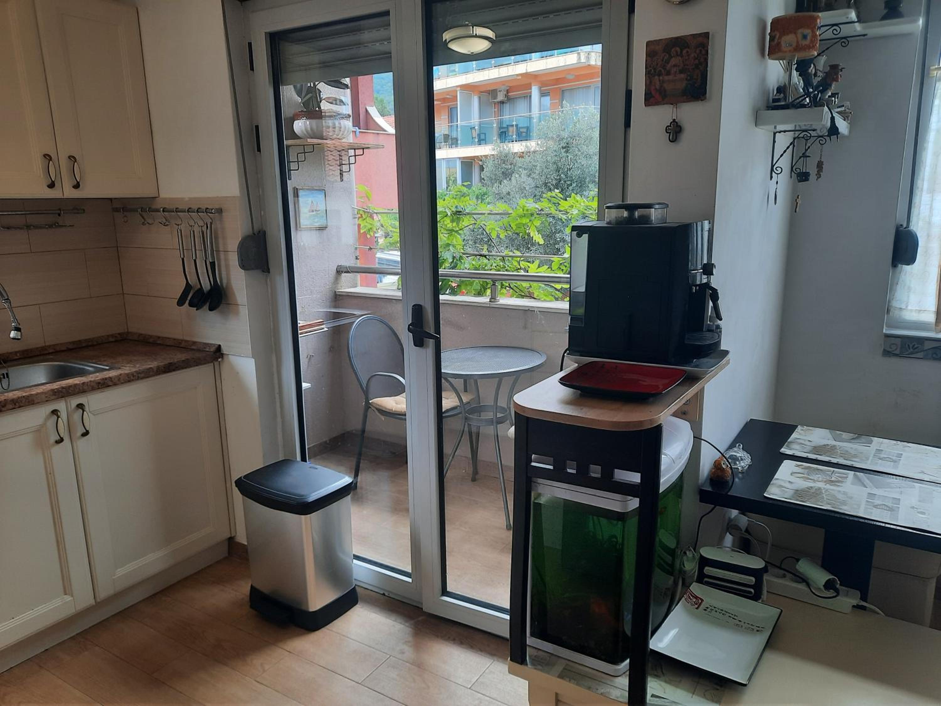 MODERN APARTMENT - BUDVA center-parking view 2