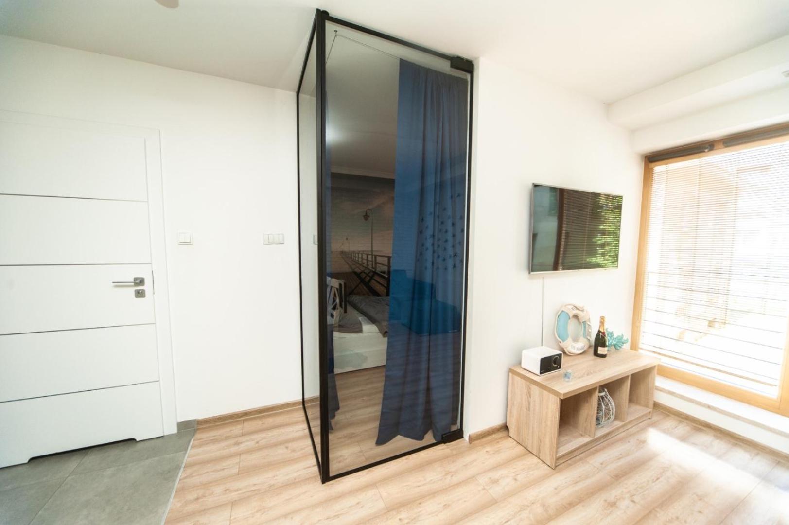 Blue Apartment in vibrant heart of Gdynia view 5