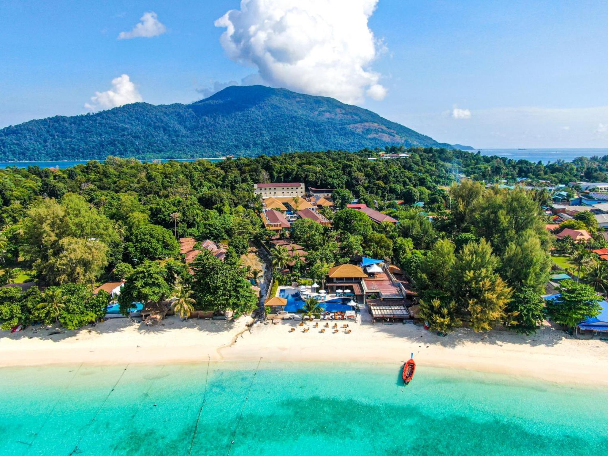 AKIRA Lipe Resort