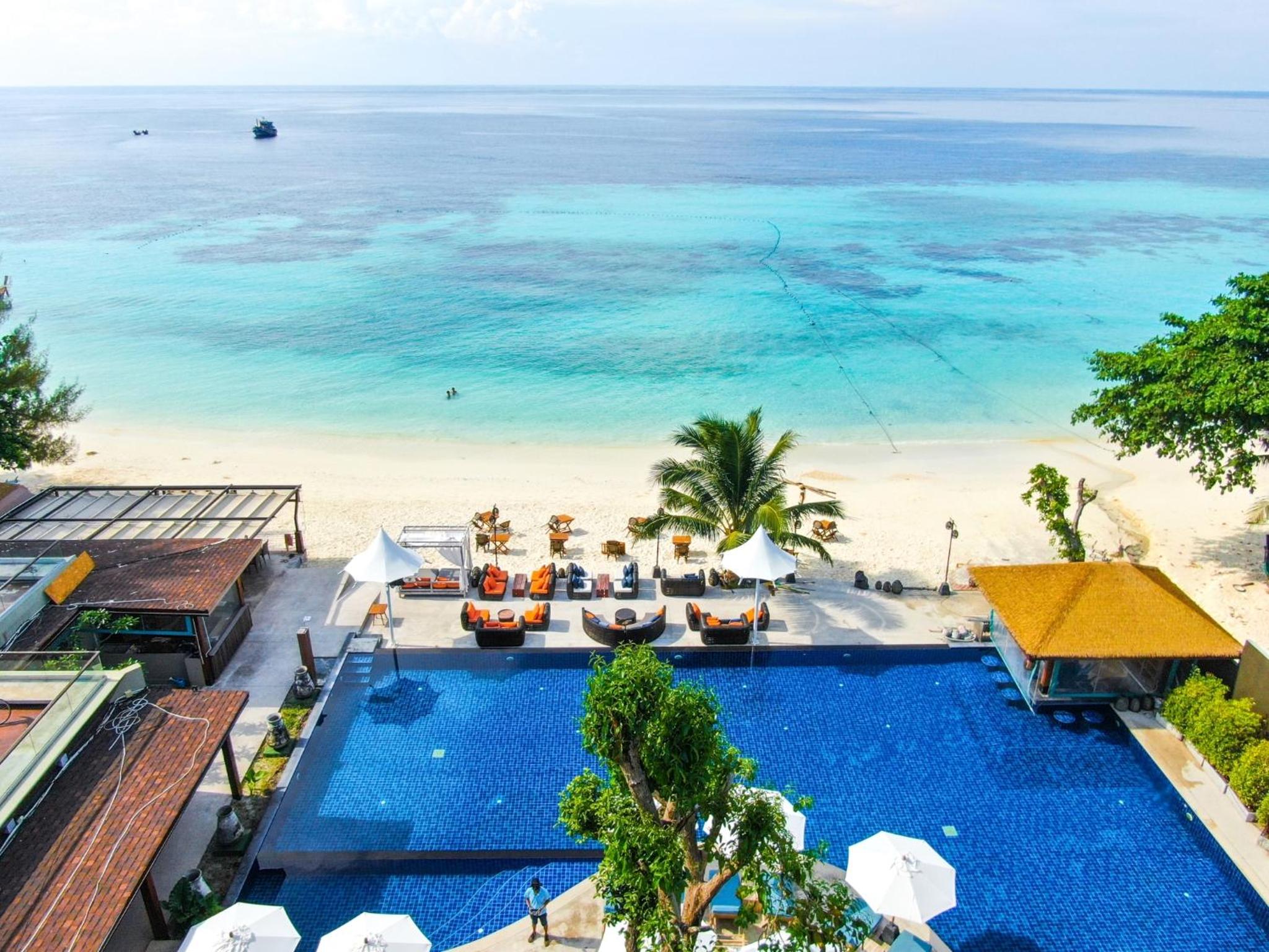 AKIRA Lipe Resort