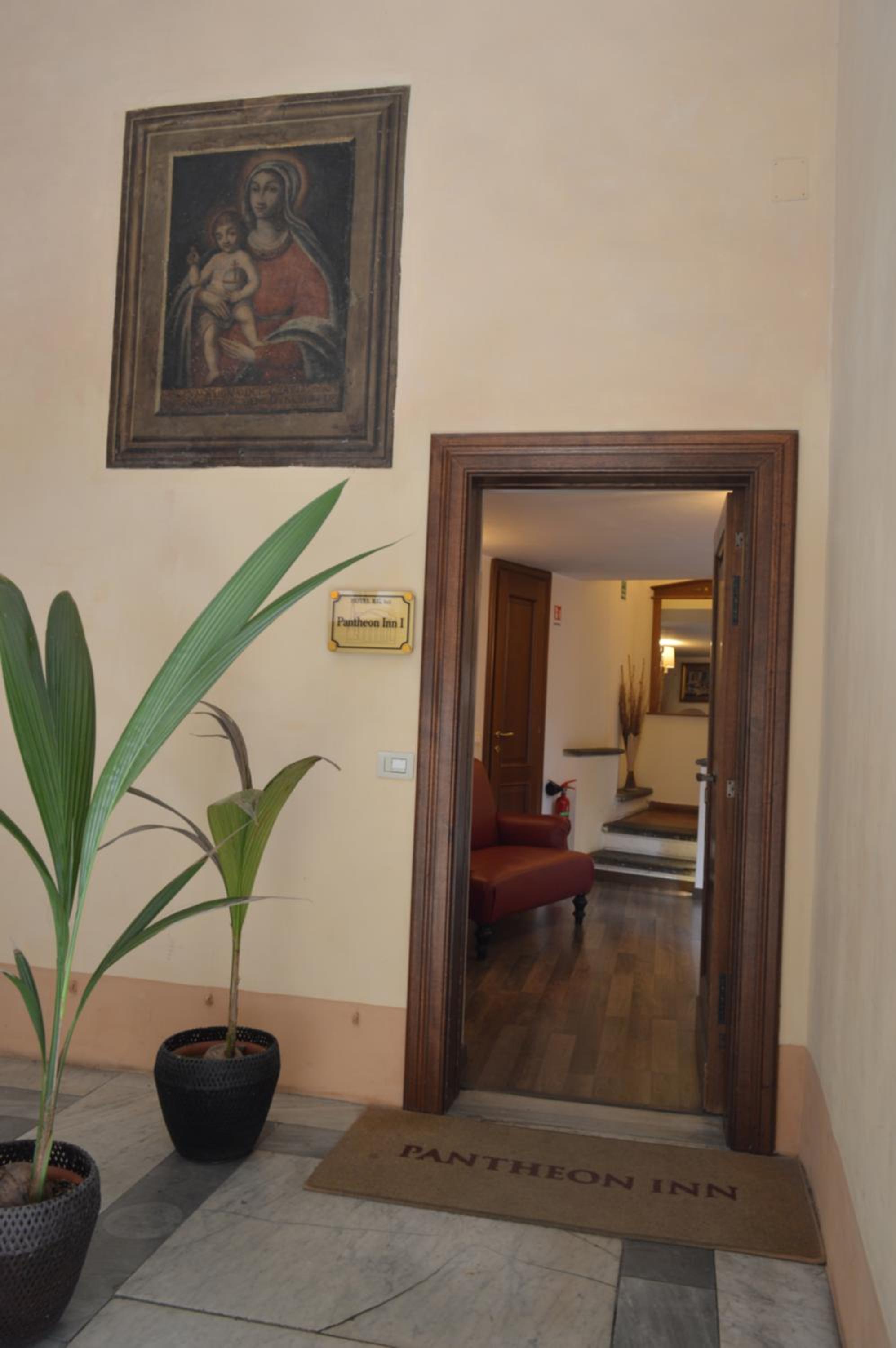 Pantheon Inn