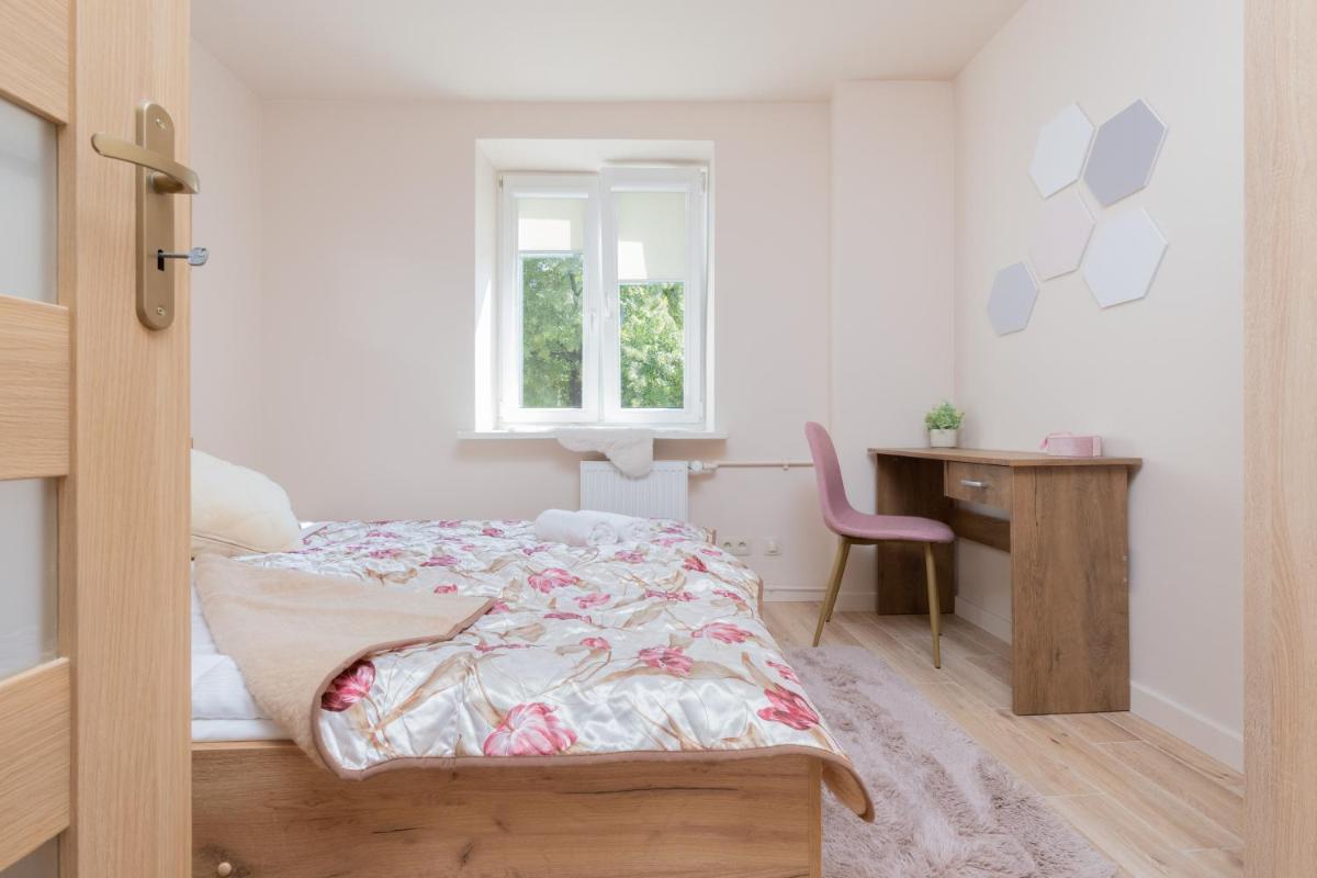 Mokotów Apartments Reytan by Renters view 2