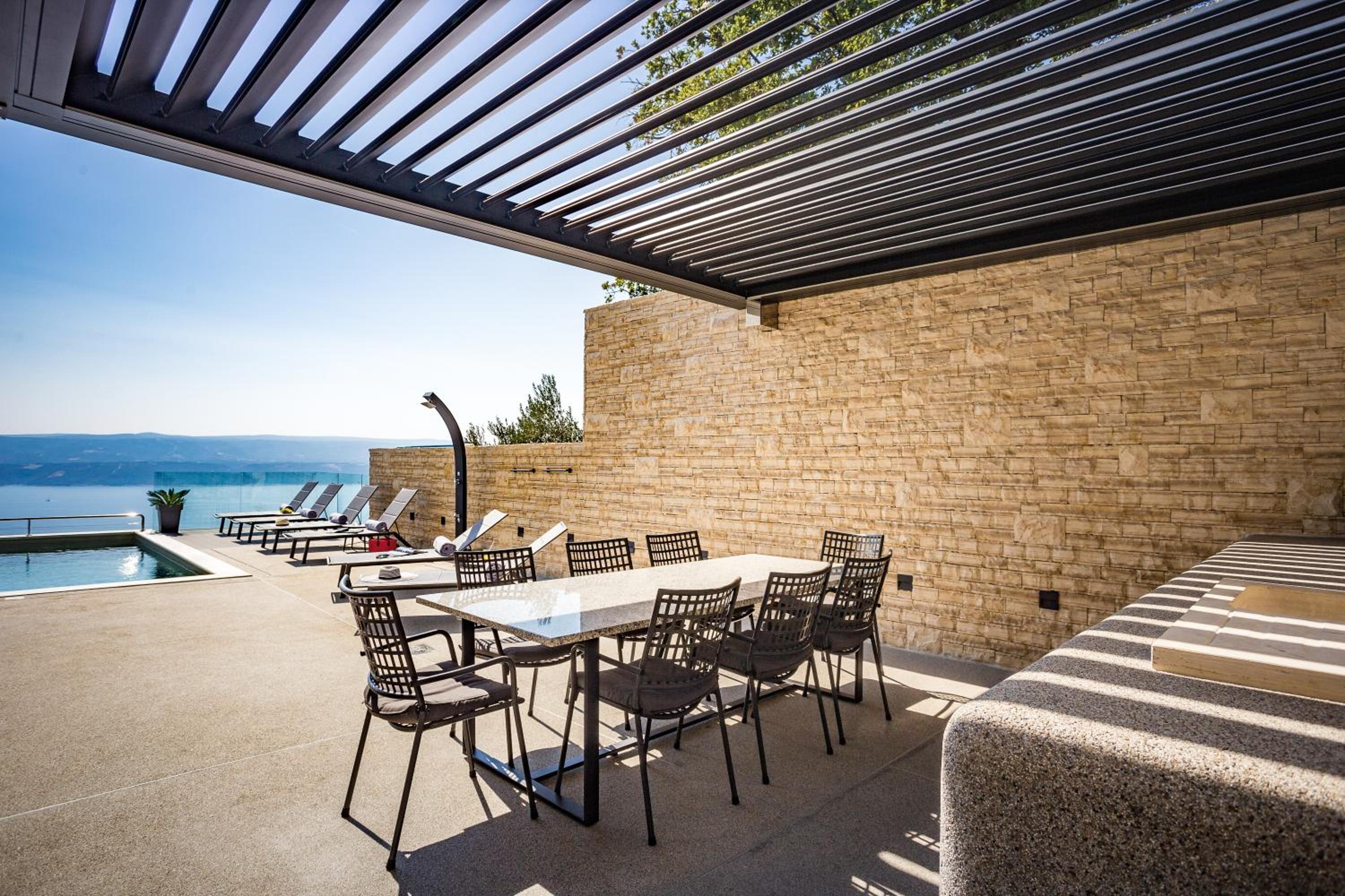 Villa Dispet, sea view, heated pool, cinema, wellness