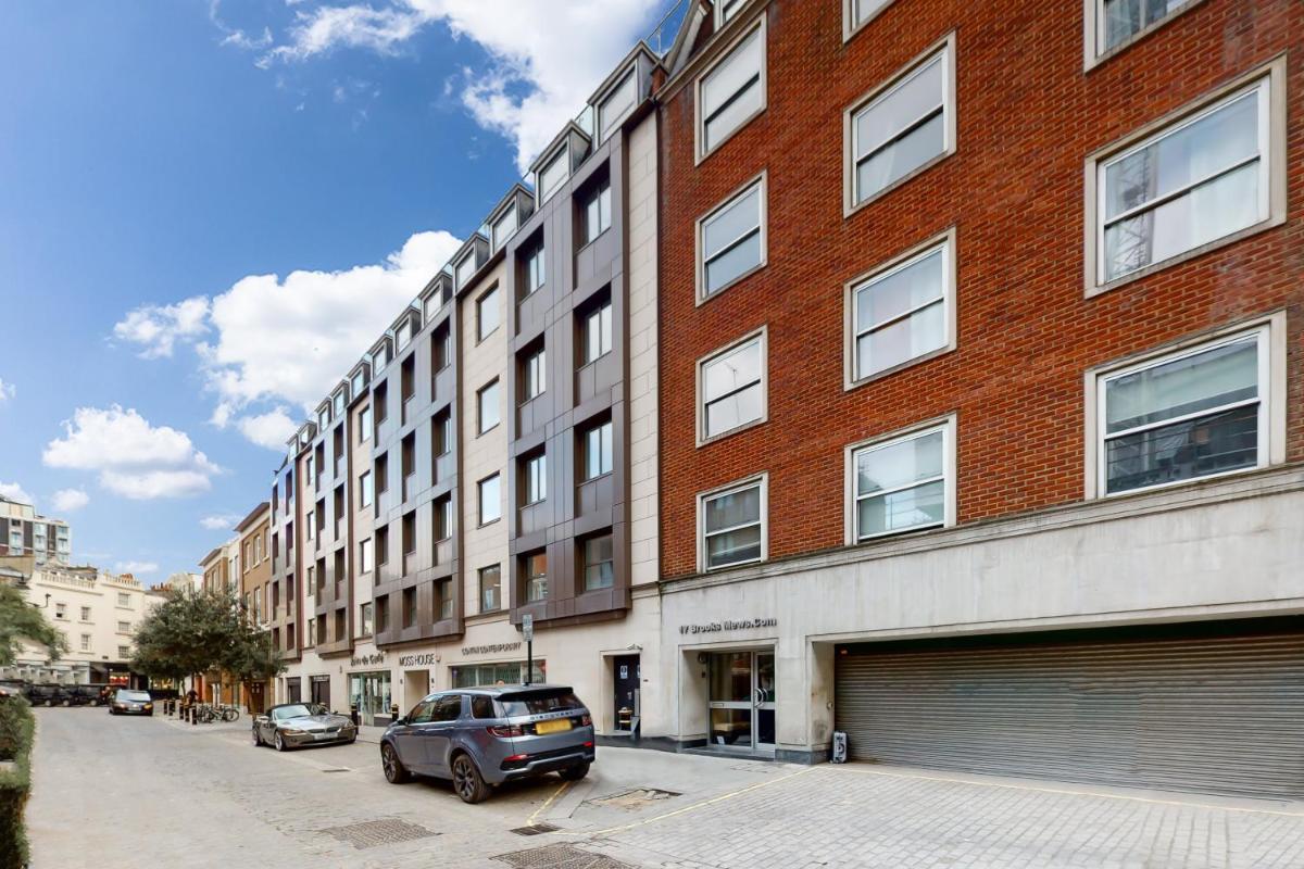 Stay in bond street