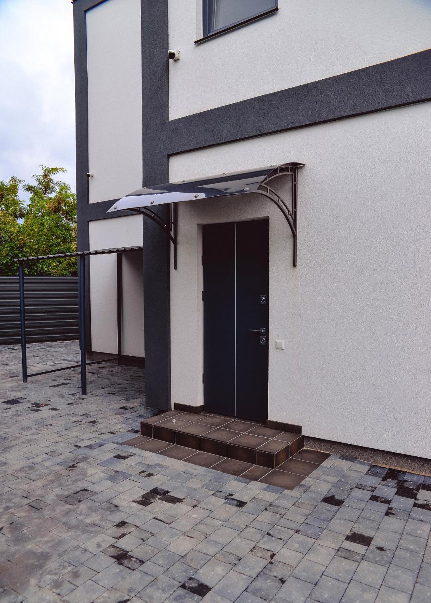 Four Rooms Apartments view 3