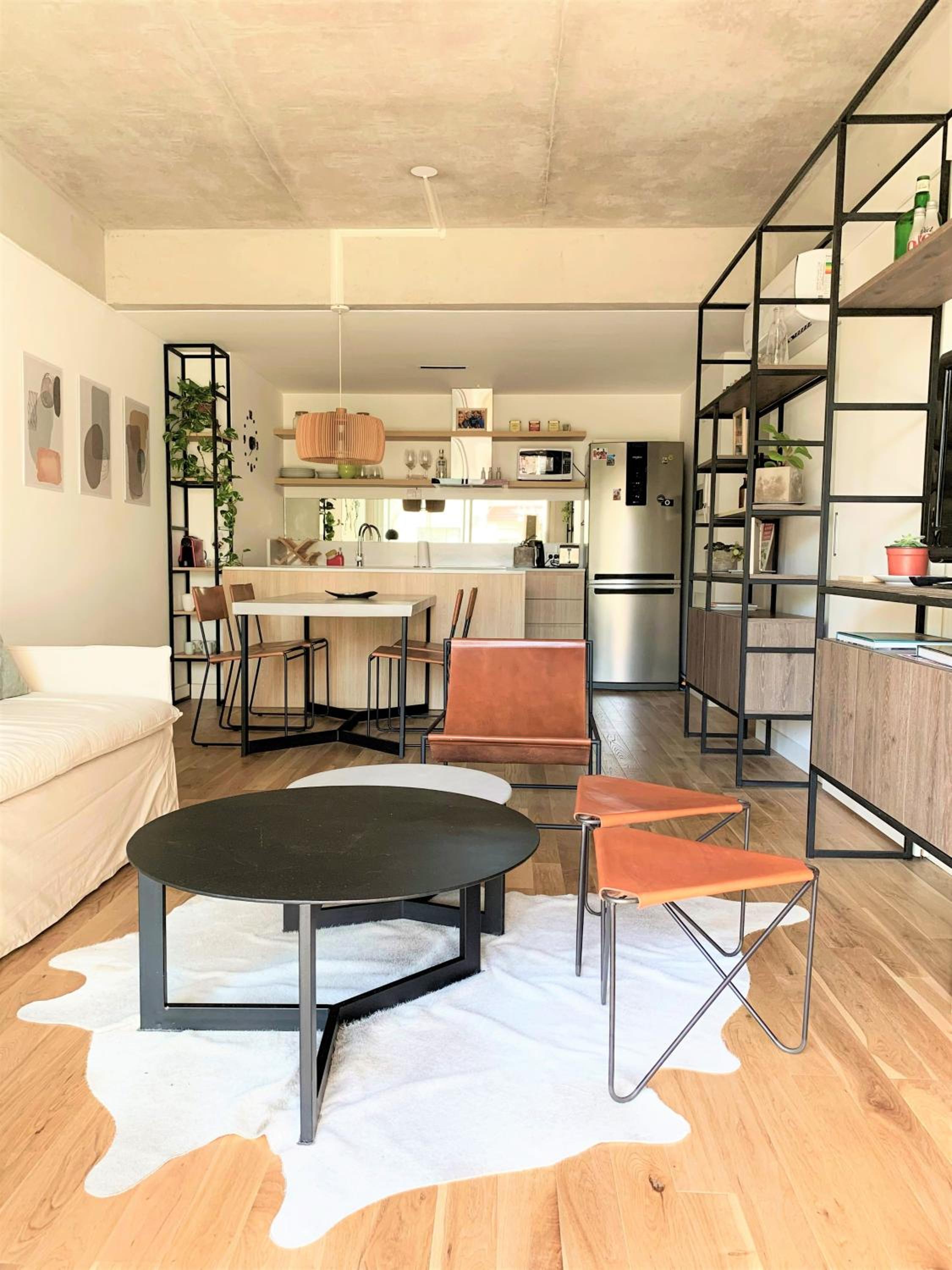 Stylish Apartment by River with Pool & Grill
