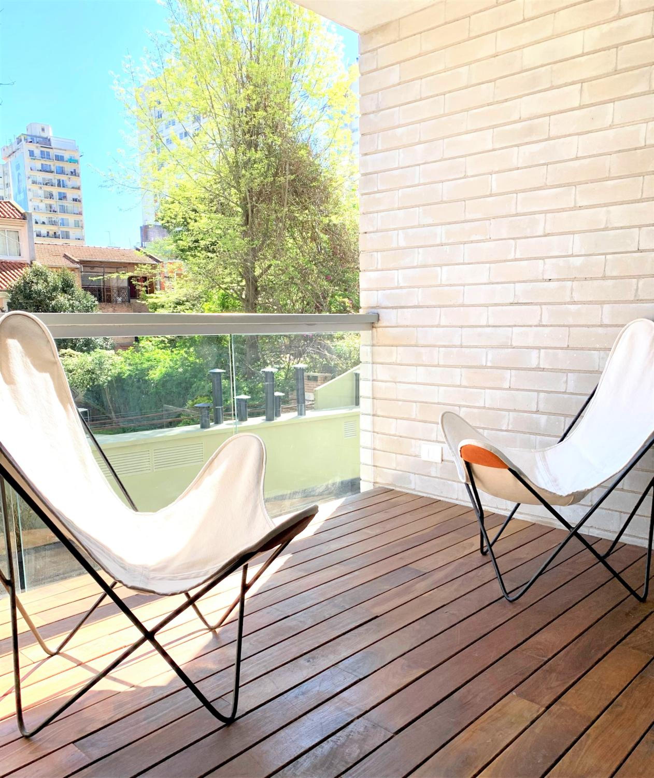 Stylish Apartment by River with Pool & Grill
