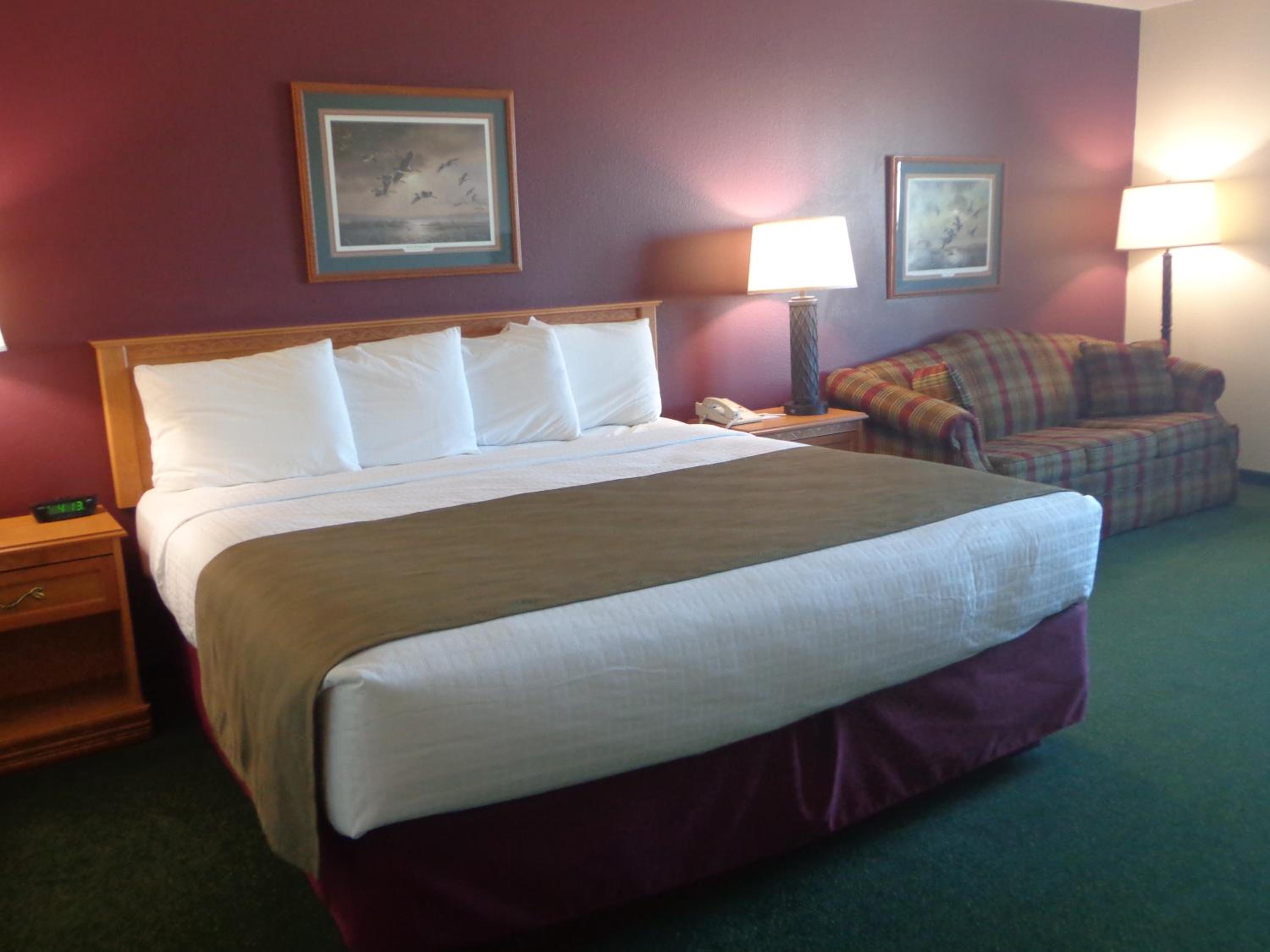 AmericInn by Wyndham Madison SD