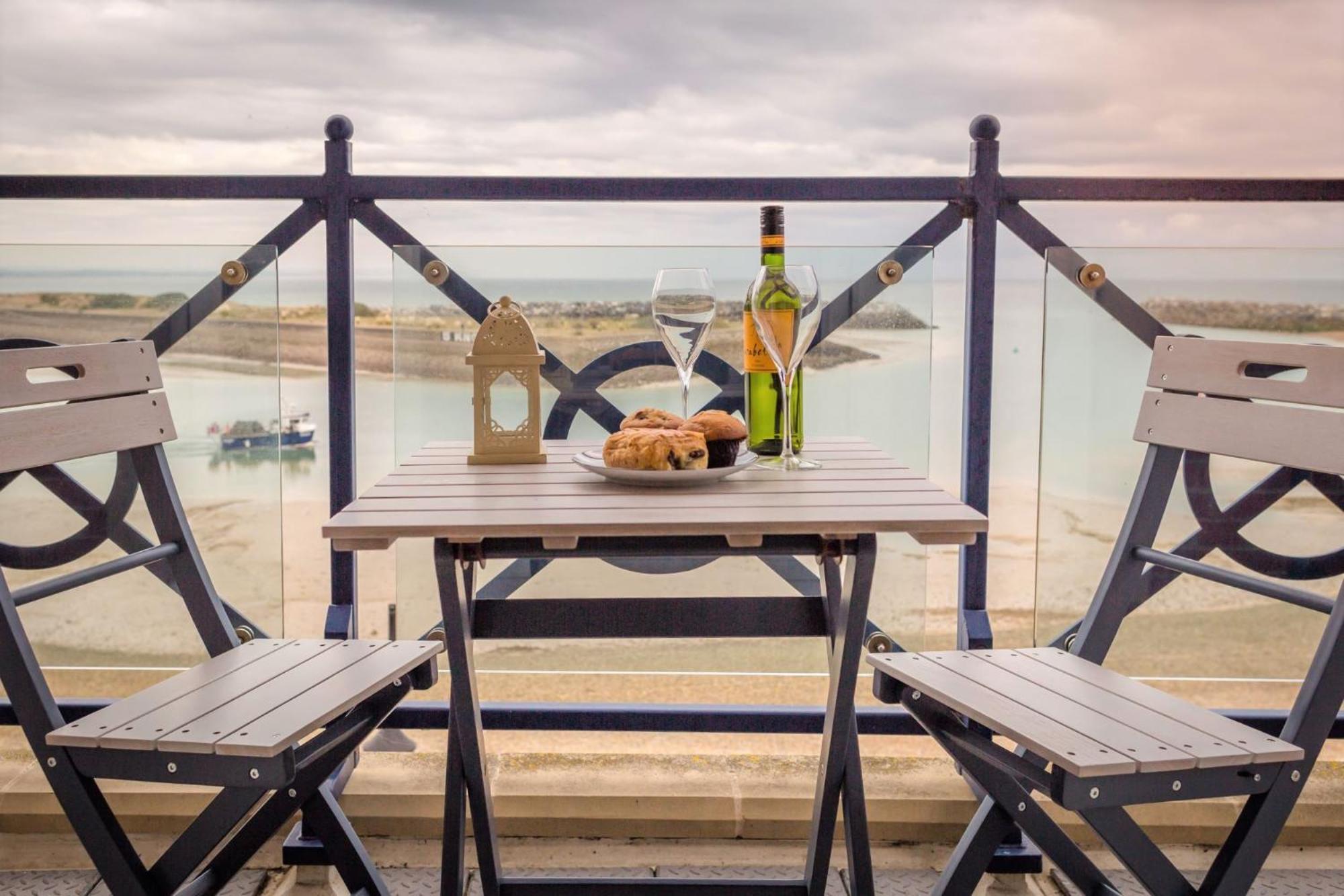 Seaviews Sovereign Harbour - adults-only apartment view 4