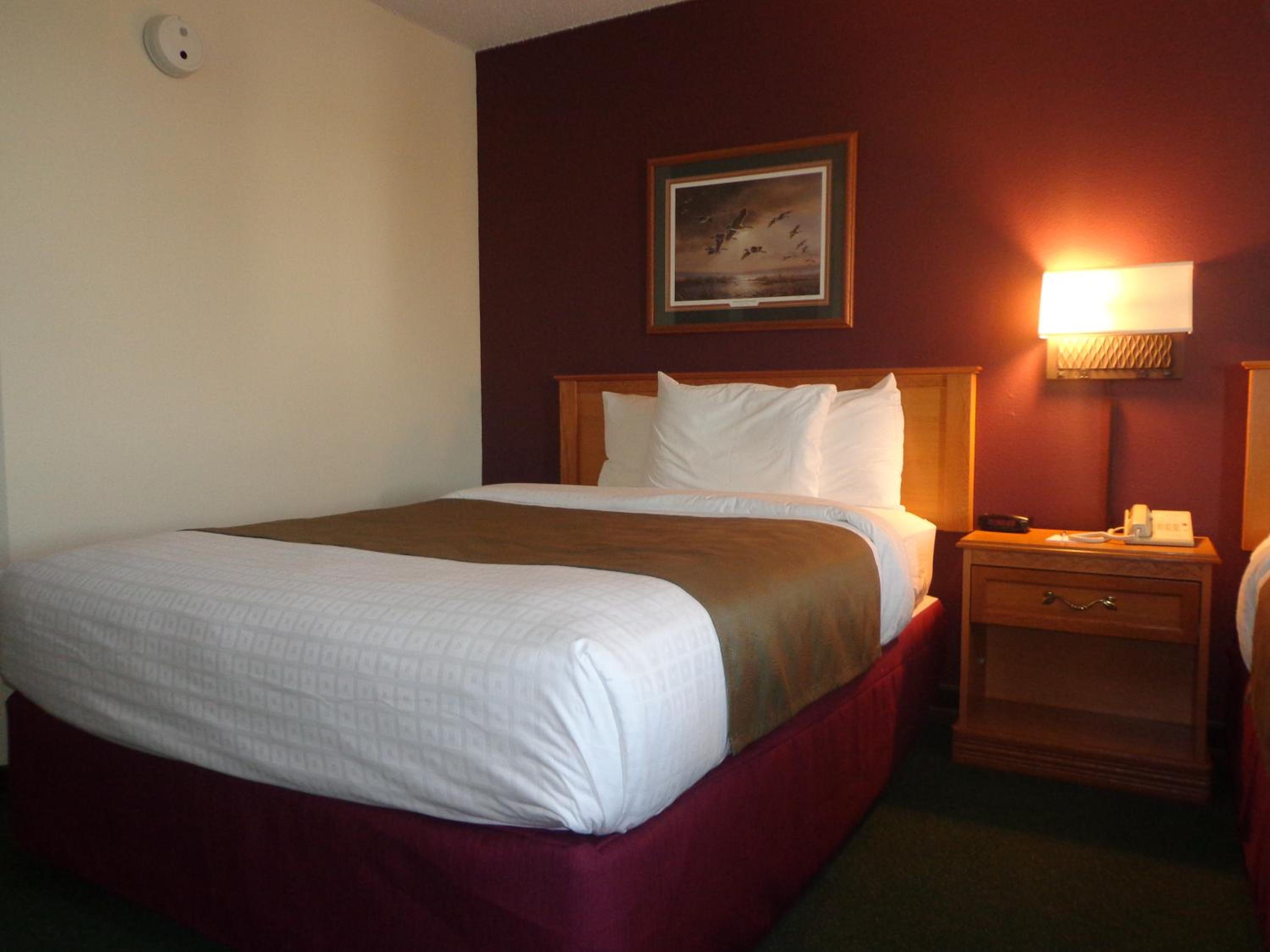 AmericInn by Wyndham Madison SD