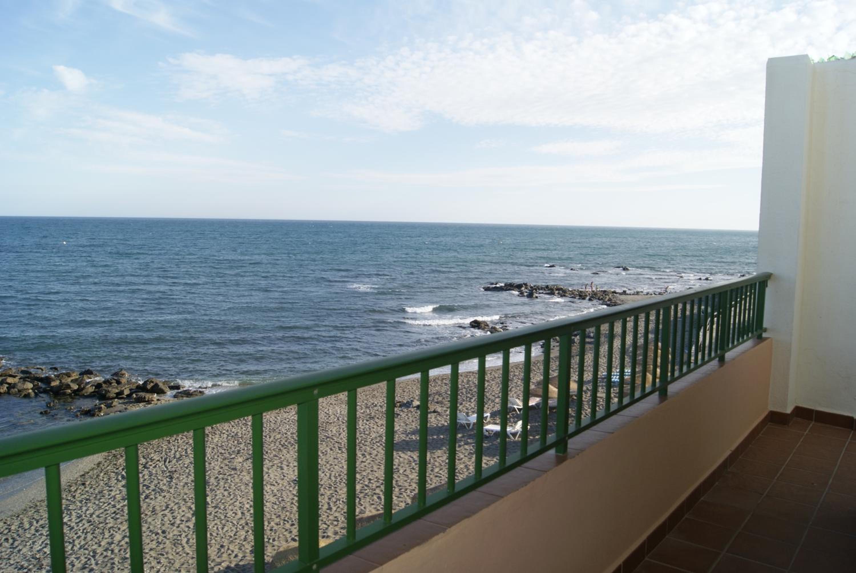 Apartamentos La Dorada view 2